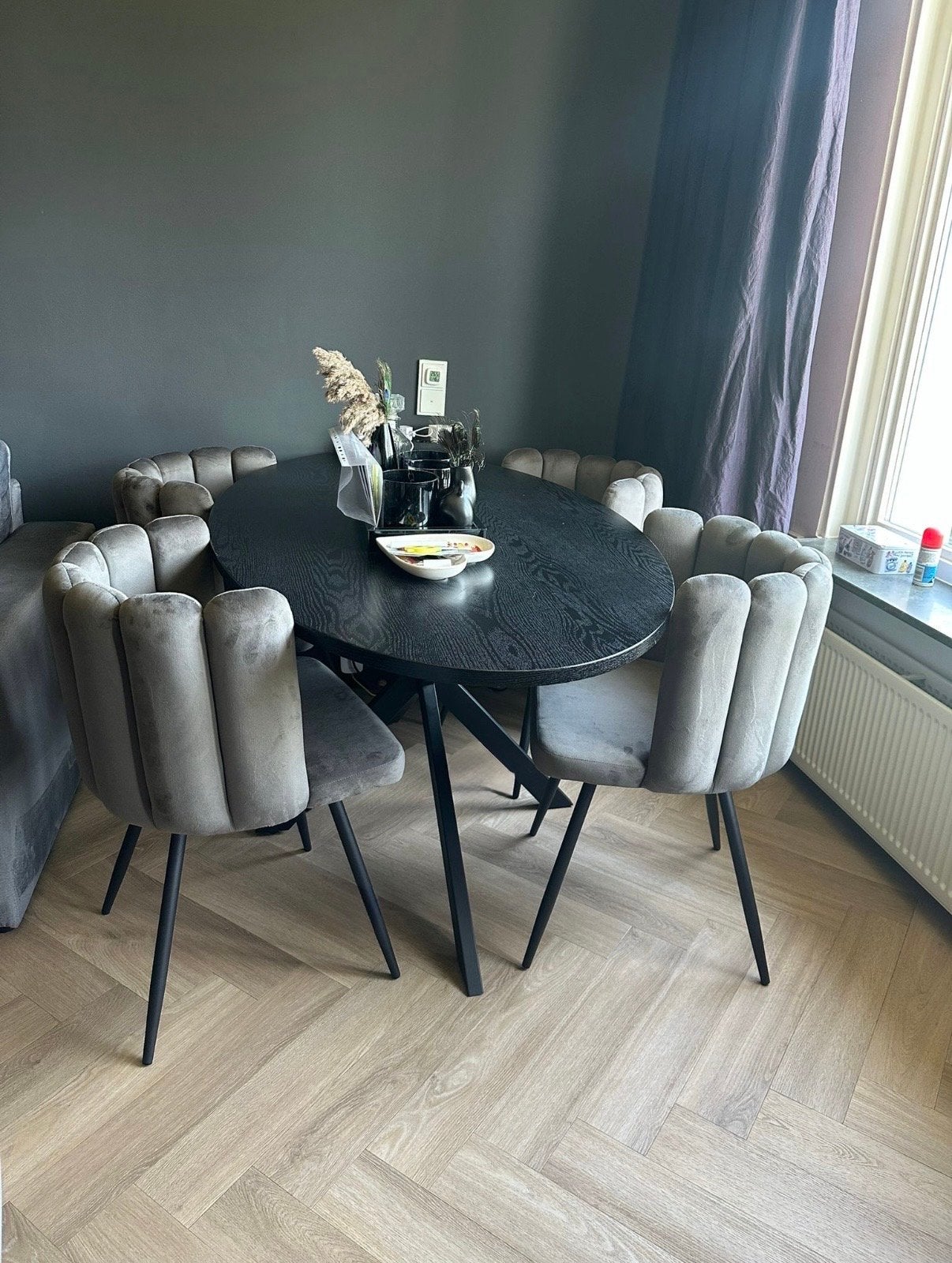 Eettafel met 4 schelp eetkamerstoelen, Ophalen, Overige materialen, Gebruikt, 50 tot 100 cm