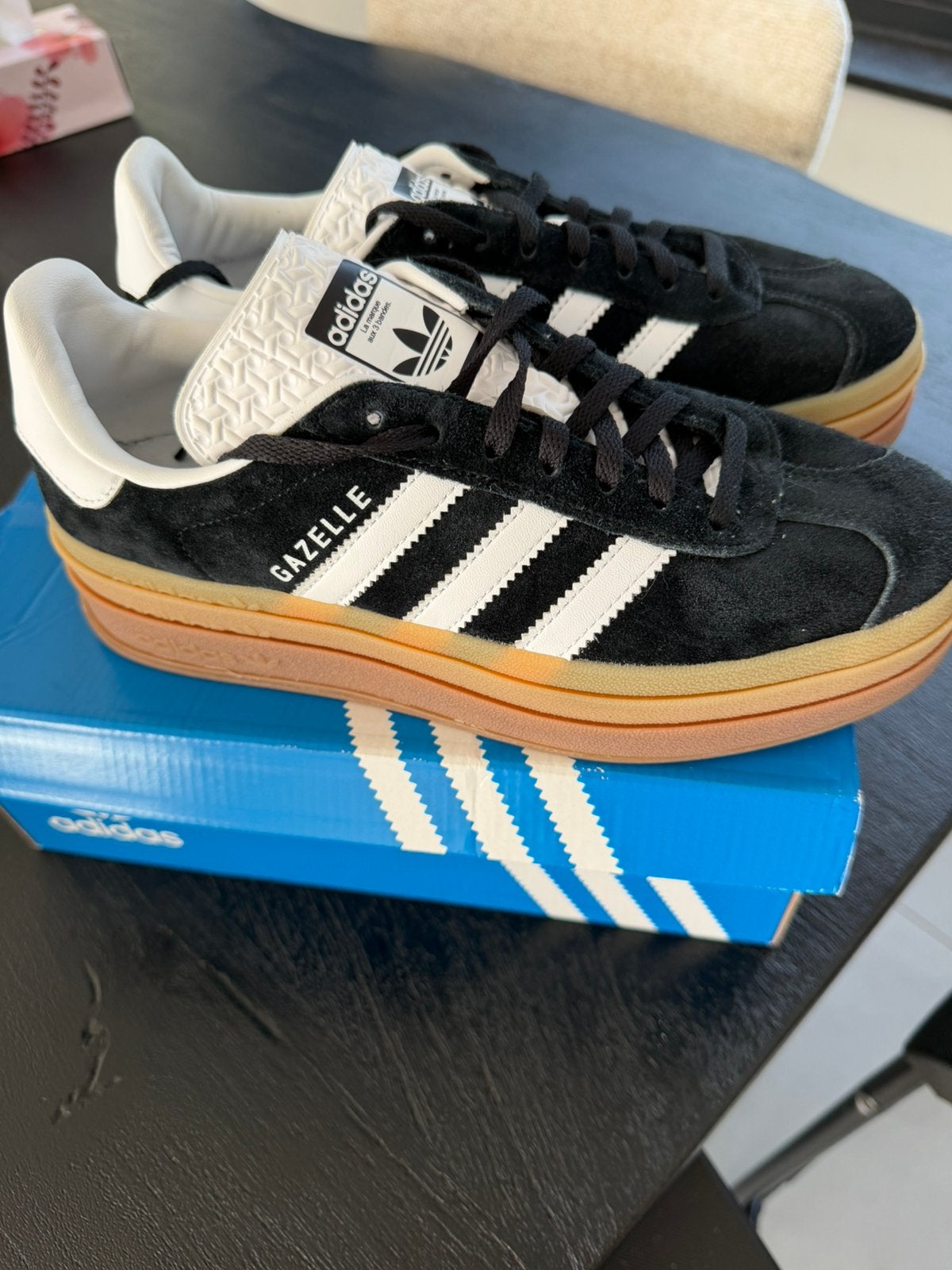 Adidas gazelle, Ophalen of Verzenden, Zo goed als nieuw, Sneakers of Gympen