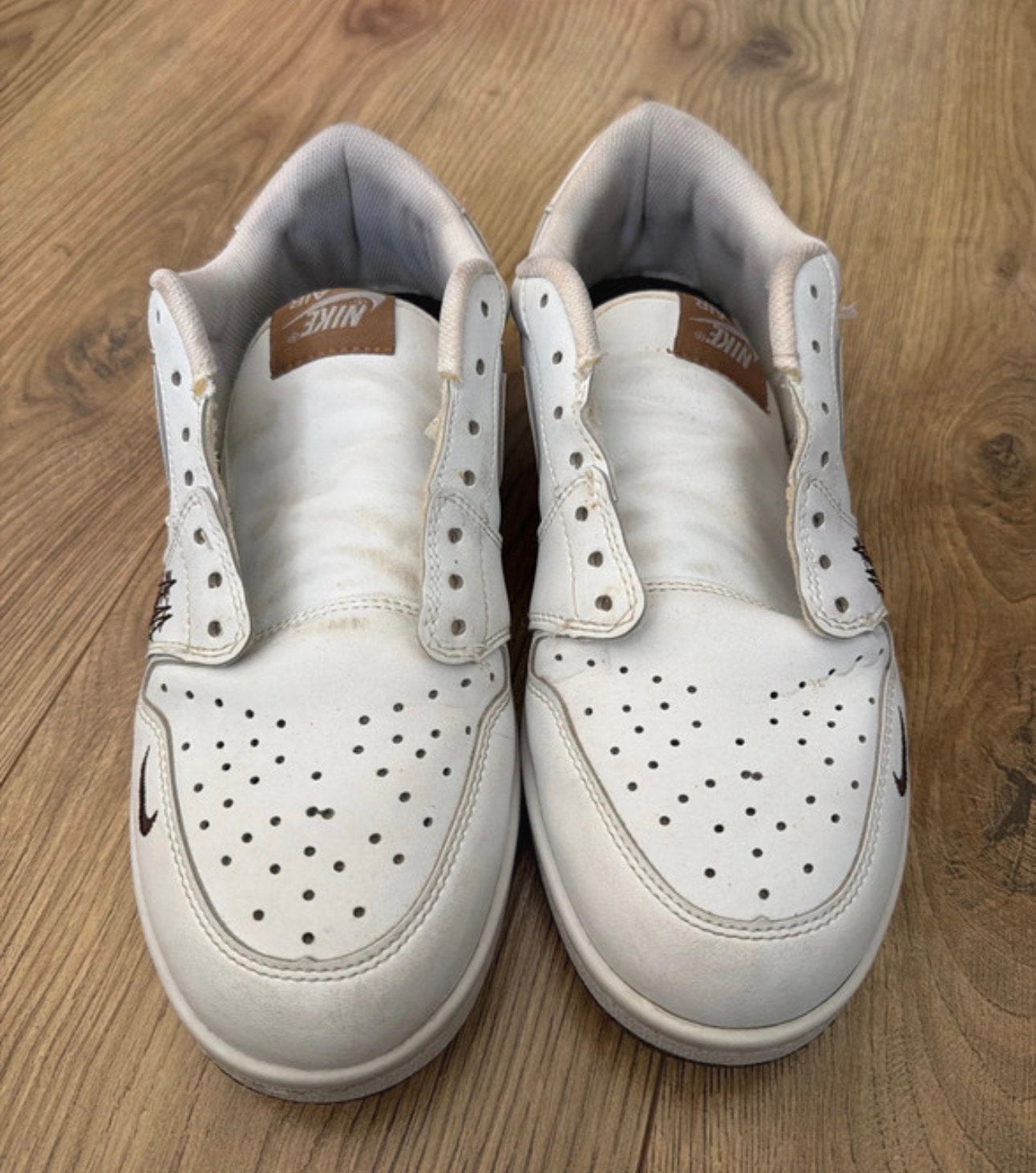 Jordan 1 low voodoo white, Ophalen of Verzenden, Zo goed als nieuw, Wit, Sneakers of Gympen