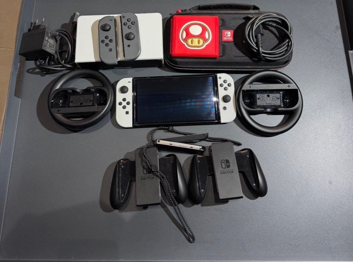 Nintendo Switch OLED - Complete Set - Zo goed als nieuw, Ophalen of Verzenden, Zo goed als nieuw, Met 2 controllers, Switch OLED