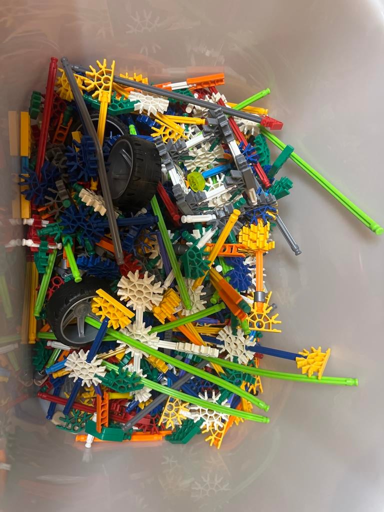 Grote bak K'nex met veel onderdelen, Ophalen of Verzenden, Gebruikt, K'nex