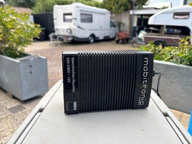 Omvormer 12 volt sigarettenplug naar 230 volt Waeco, Ophalen of Verzenden, Zo goed als nieuw