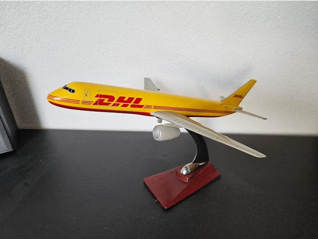 Modelvliegtuig DHL 767-200 (G-BIKM) Schaal 1:150, 1:144 tot 1:200, Zo goed als nieuw, Vliegtuig, Ophalen