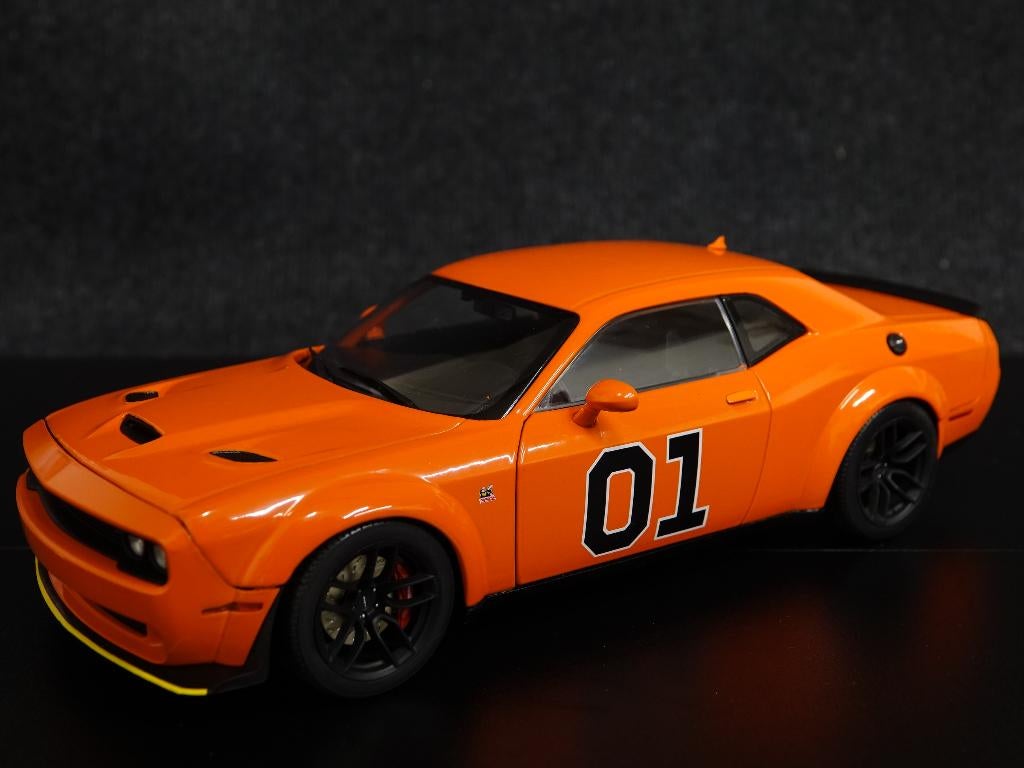 Solido 1:18 2023 Dodge Challenger Dukes of Hazzard Tribute, Hobby en Vrije tijd, Modelauto's | 1:18, Solido, Auto, Solido, Onbekend