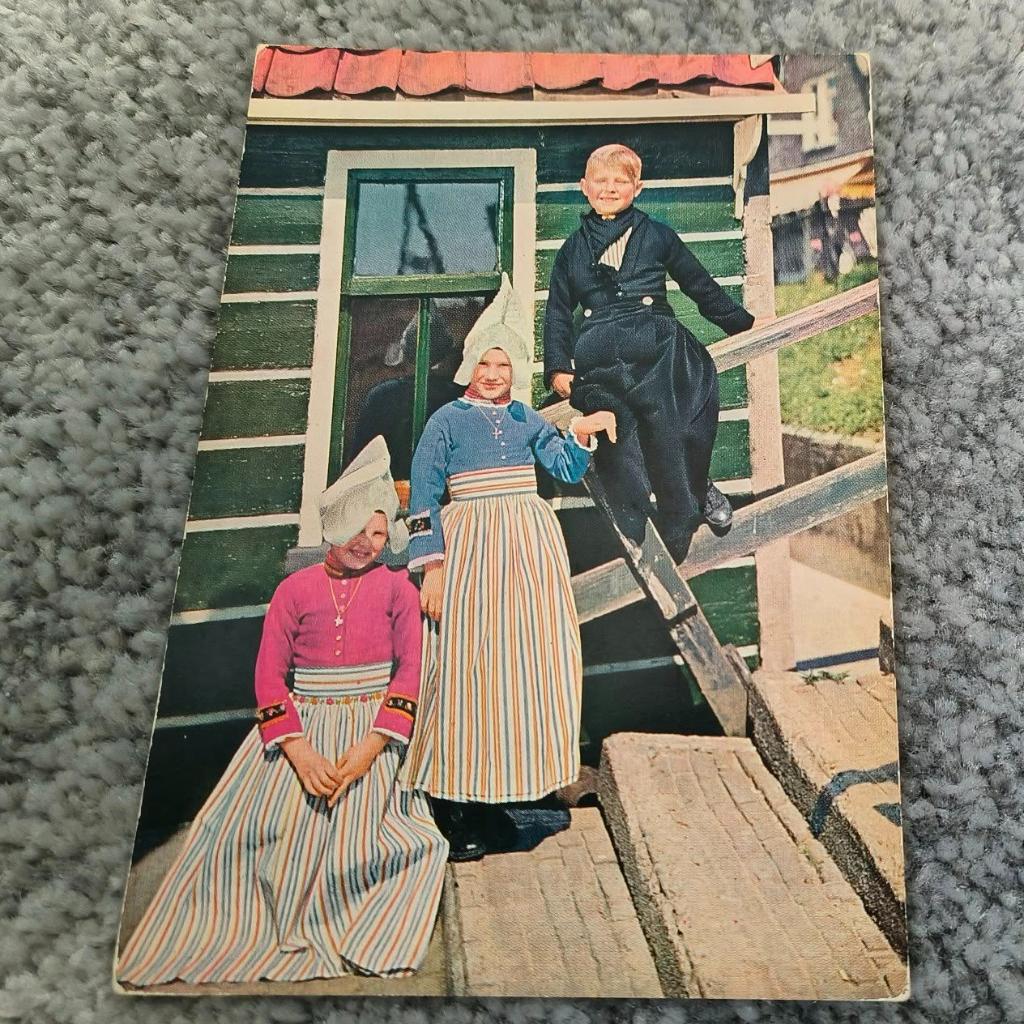 Kaart Volendam klederdracht (24), Ophalen of Verzenden, 1980 tot heden, Ongelopen, Klederdracht