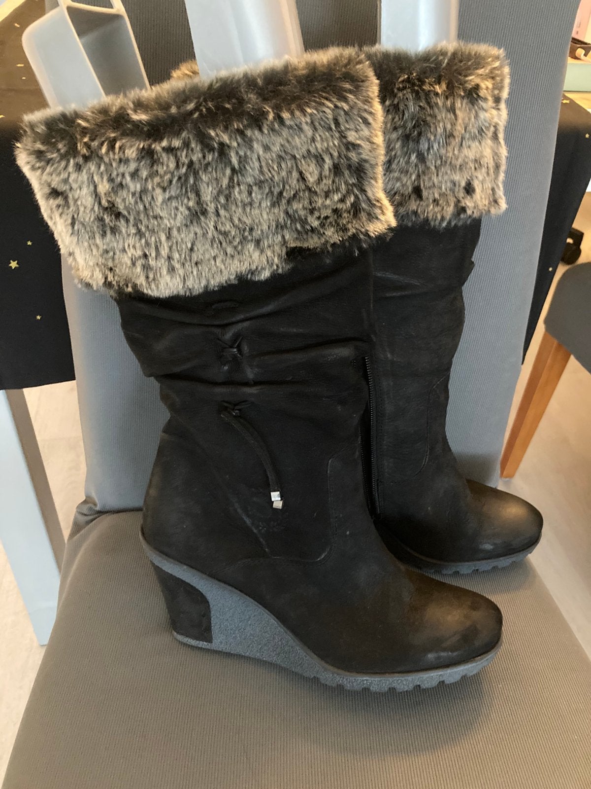suede laars Bugatti met bontrandje maat 41, Hoge laarzen, Zwart, Nieuw, Ophalen of Verzenden