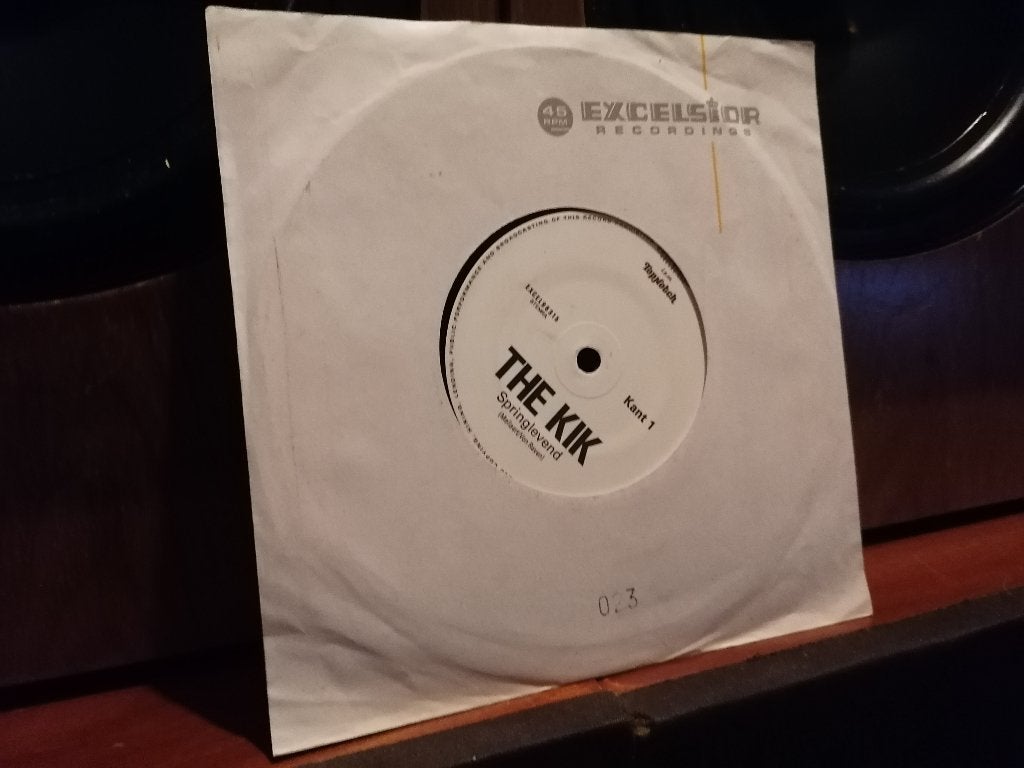 The Kik ft Tim Knol - Springlevend b/w Straat Bali 7" EP, EP, 7 inch, Ophalen of Verzenden, Zo goed als nieuw