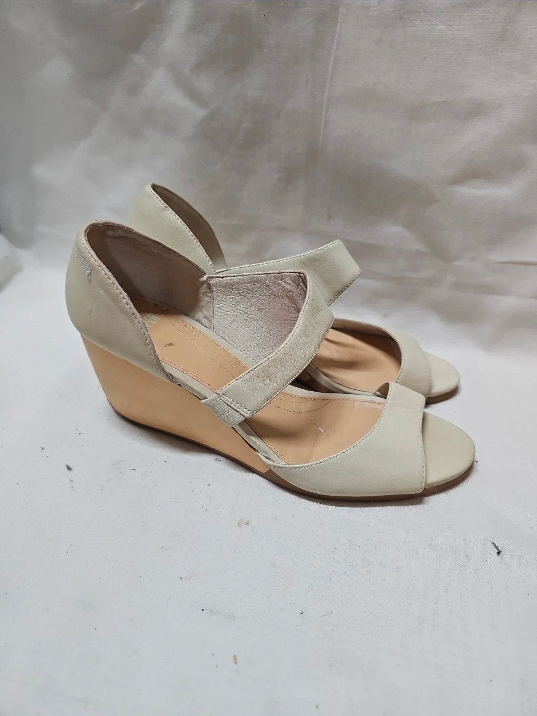 Camper Sandalen met sleehak - Beige maat 41, Kleding | Dames, Schoenen, Ophalen of Verzenden, Beige, Sandalen of Muiltjes