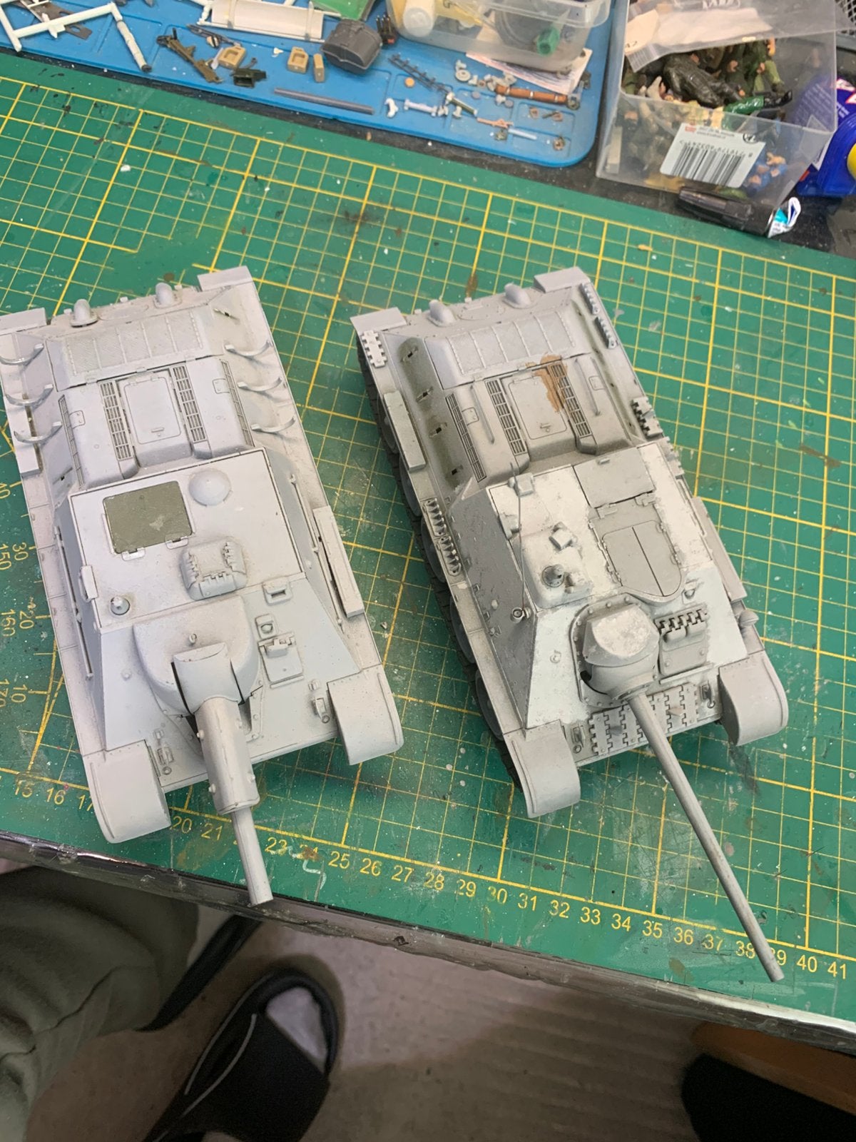Twee Russian T tank ww2 schaal 1:35 gebouwd, Overige merken, Gebruikt, Tank, 1:32 tot 1:50