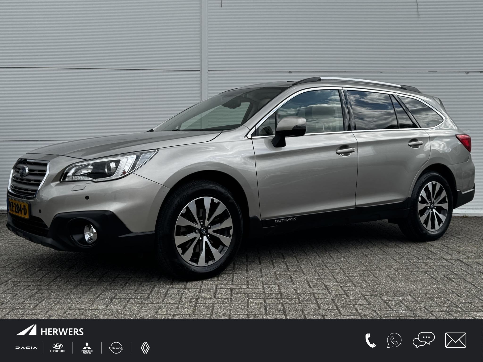 Subaru Outback 2.5i Premium / Trekhaak 2000 kg / 10-2017 / d, Auto's, Subaru, Automaat, Euro 5, Gebruikt, 4 cilinders