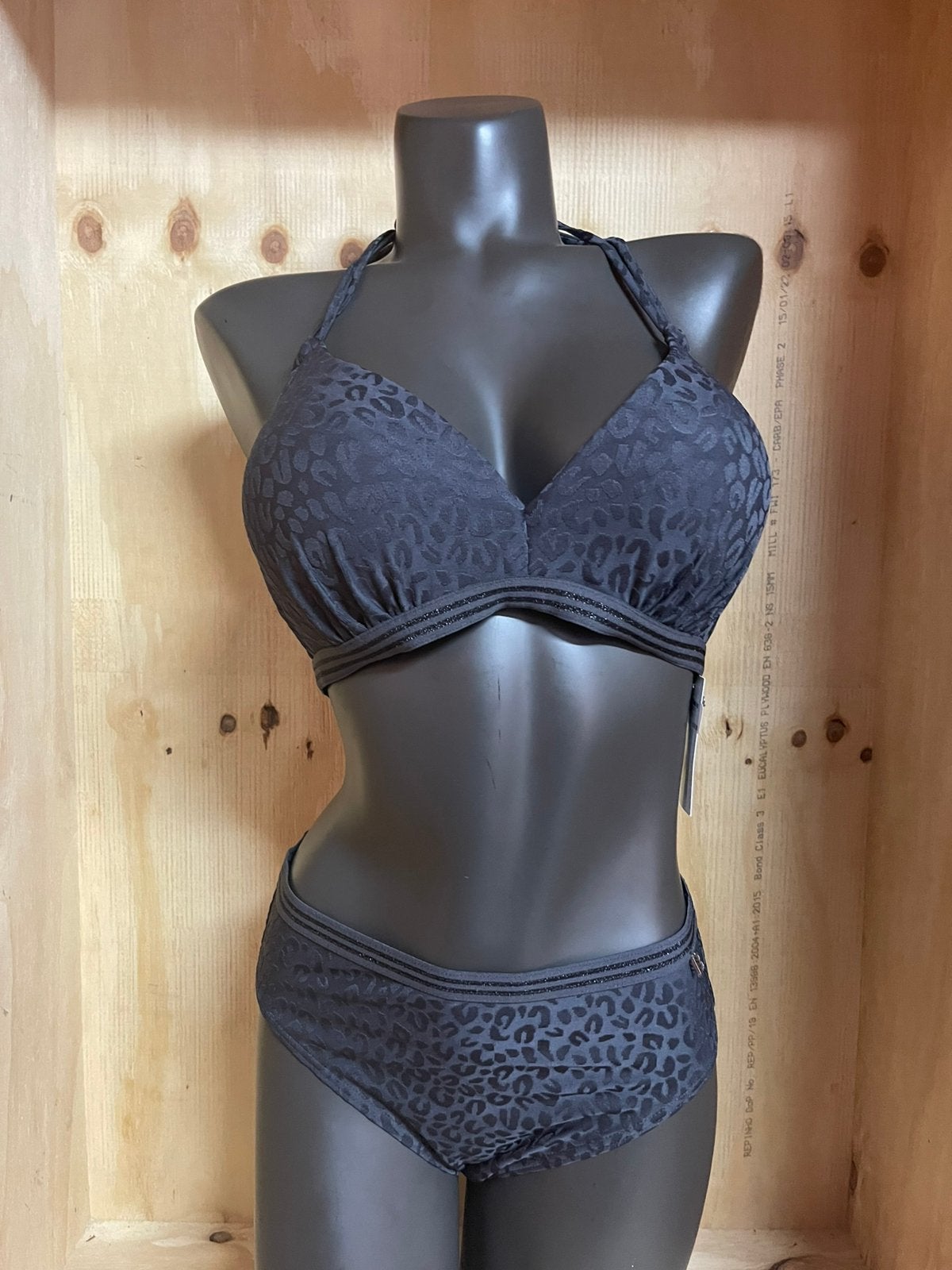 Beachlife halter bikini maat top 36c en slip 38 Leopard, Verzenden, Nieuw, Zwart, Bikini