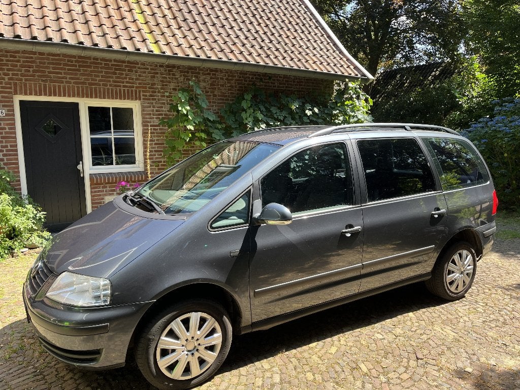 Volkswagen Sharan 1.8 110KW 2007 Grijs, Voorwielaandrijving, Stof, 4 cilinders, 7 stoelen