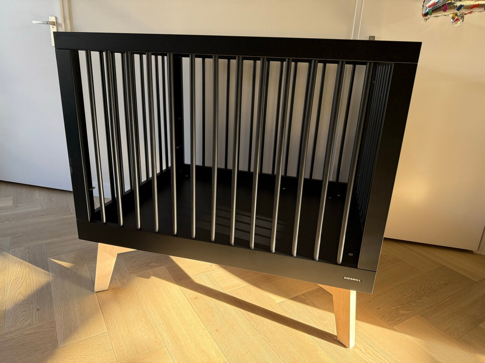 Kidsmill Sixties Box Zwart met Blanke Poten (verstelbaar), Kinderen en Baby's, Boxen, Ophalen, Gebruikt, Rechthoekig, In hoogte verstelbaar