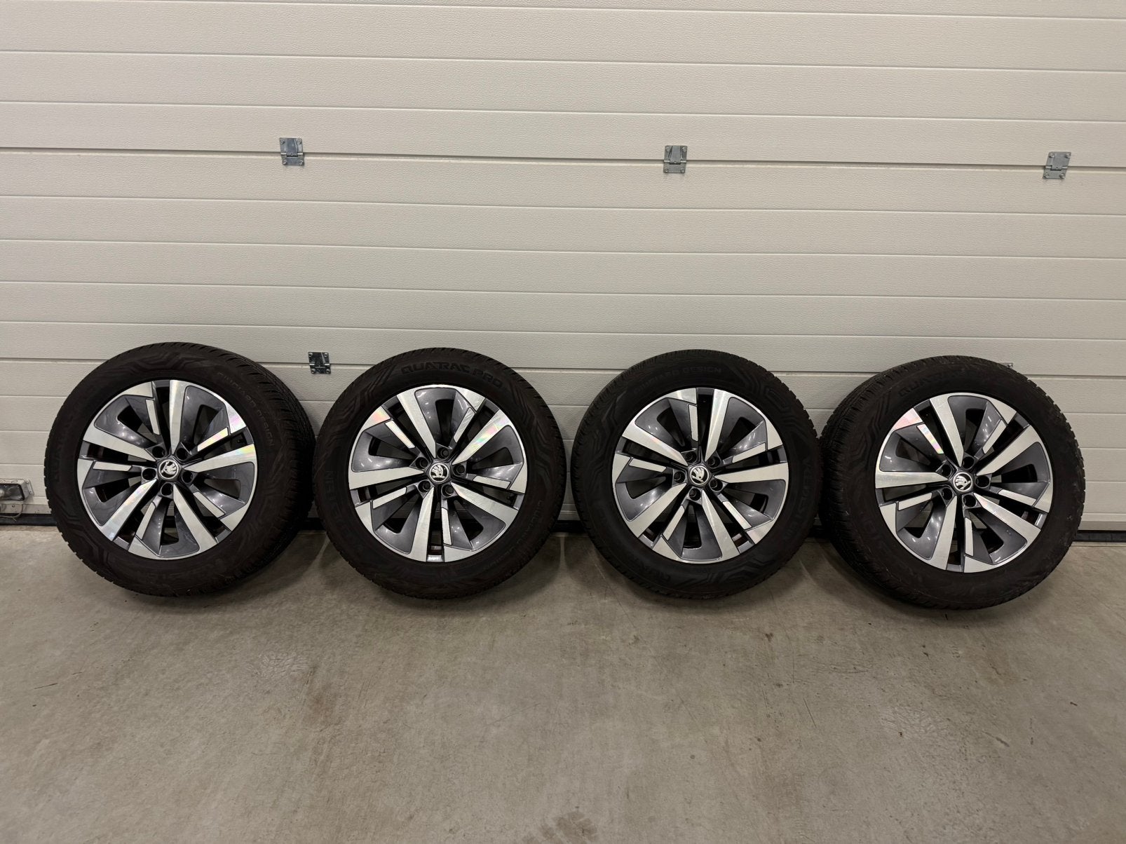 Org. 18" inch Skoda Kodiaq velgen + 235/55/18 Vredestein, Ophalen, 18 inch, Gebruikt, 235 mm