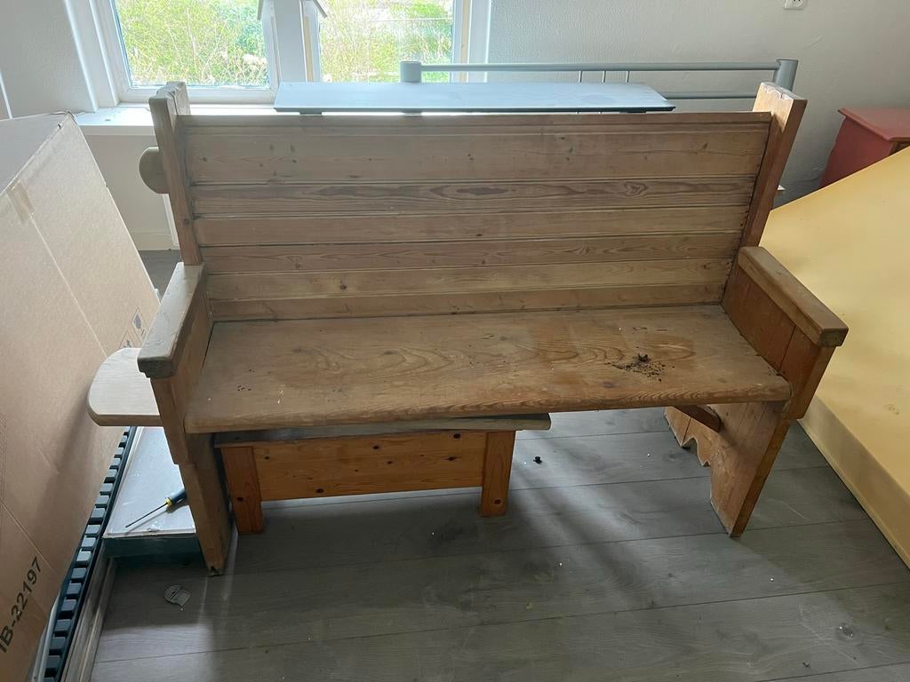 Oude houten kerkbank, Antiek en Kunst, Antiek | Meubels | Stoelen en Banken, Ophalen