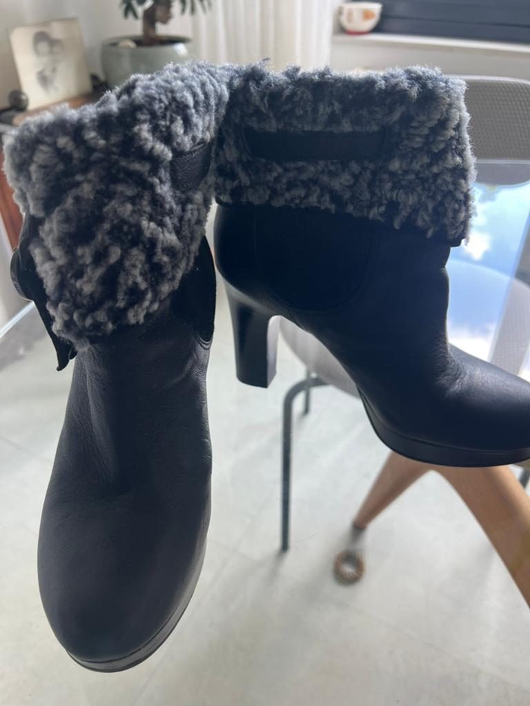 UGG maat 39, Ophalen, Zo goed als nieuw, Zwart