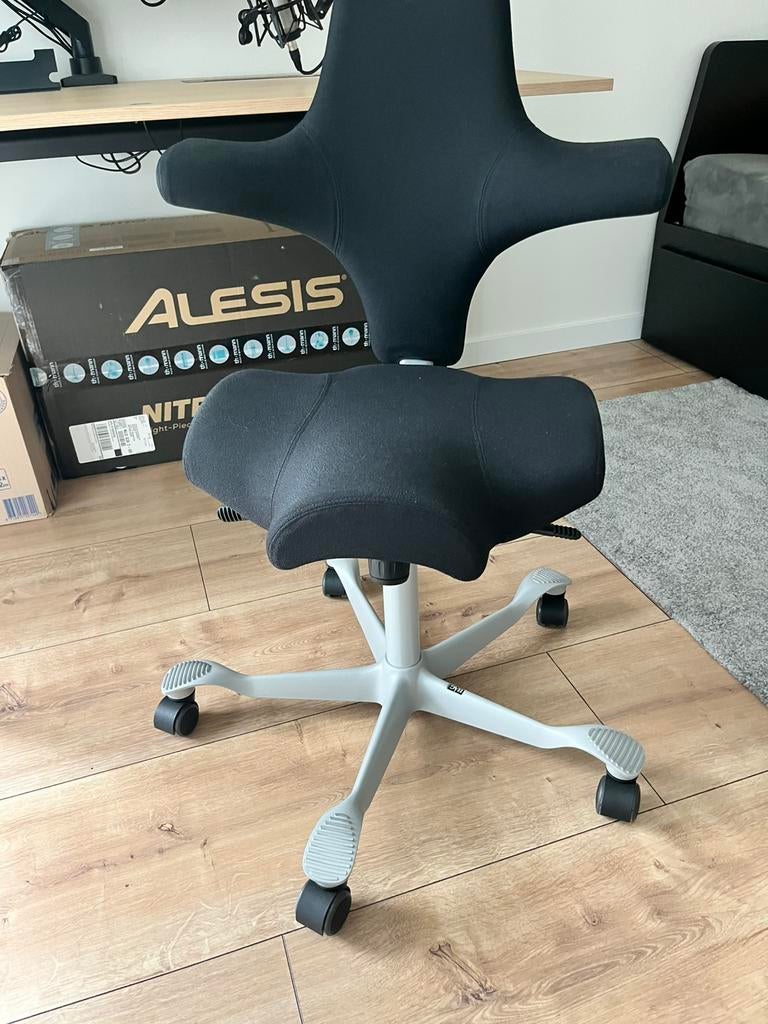 Hag Capisco 8106 ergonomische bureaustoel, Huis en Inrichting, Bureaustoelen, Zo goed als nieuw, Zwart, Ophalen of Verzenden