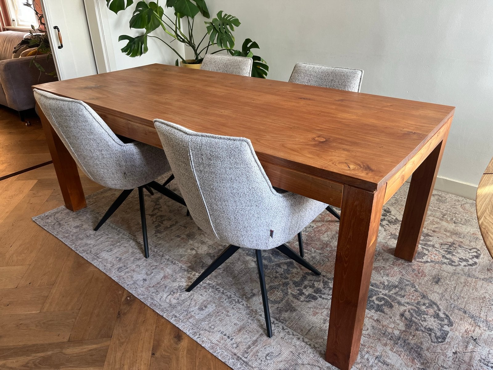 Massief houten eettafel, Huis en Inrichting, Tafels | Eettafels, Gebruikt, Teakhout, 150 tot 200 cm, Vier personen