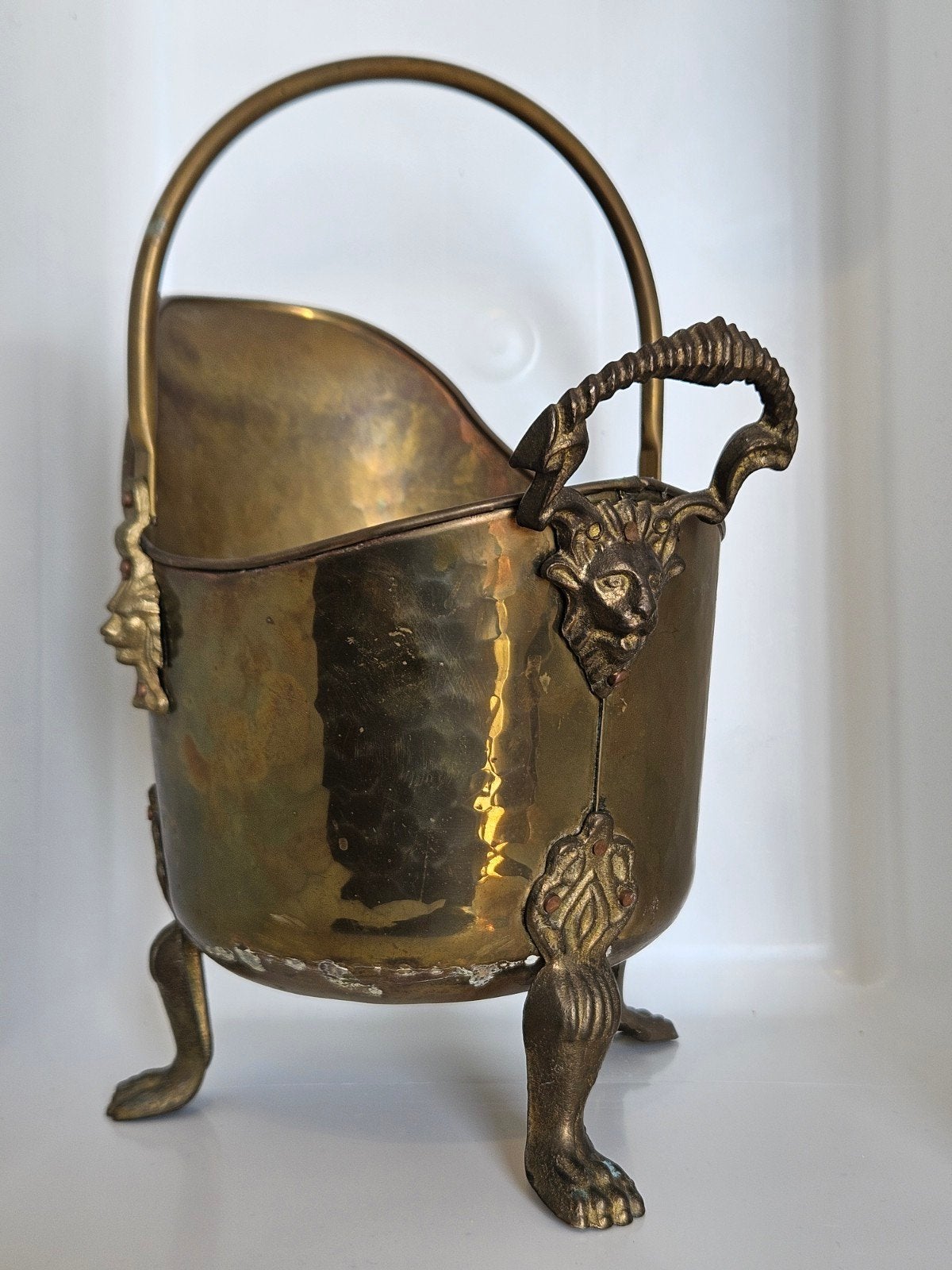 Vintage koperen cachepot bloempot met leeuwenkoppen, Antiek en Kunst, Antiek | Koper en Brons, Ophalen of Verzenden