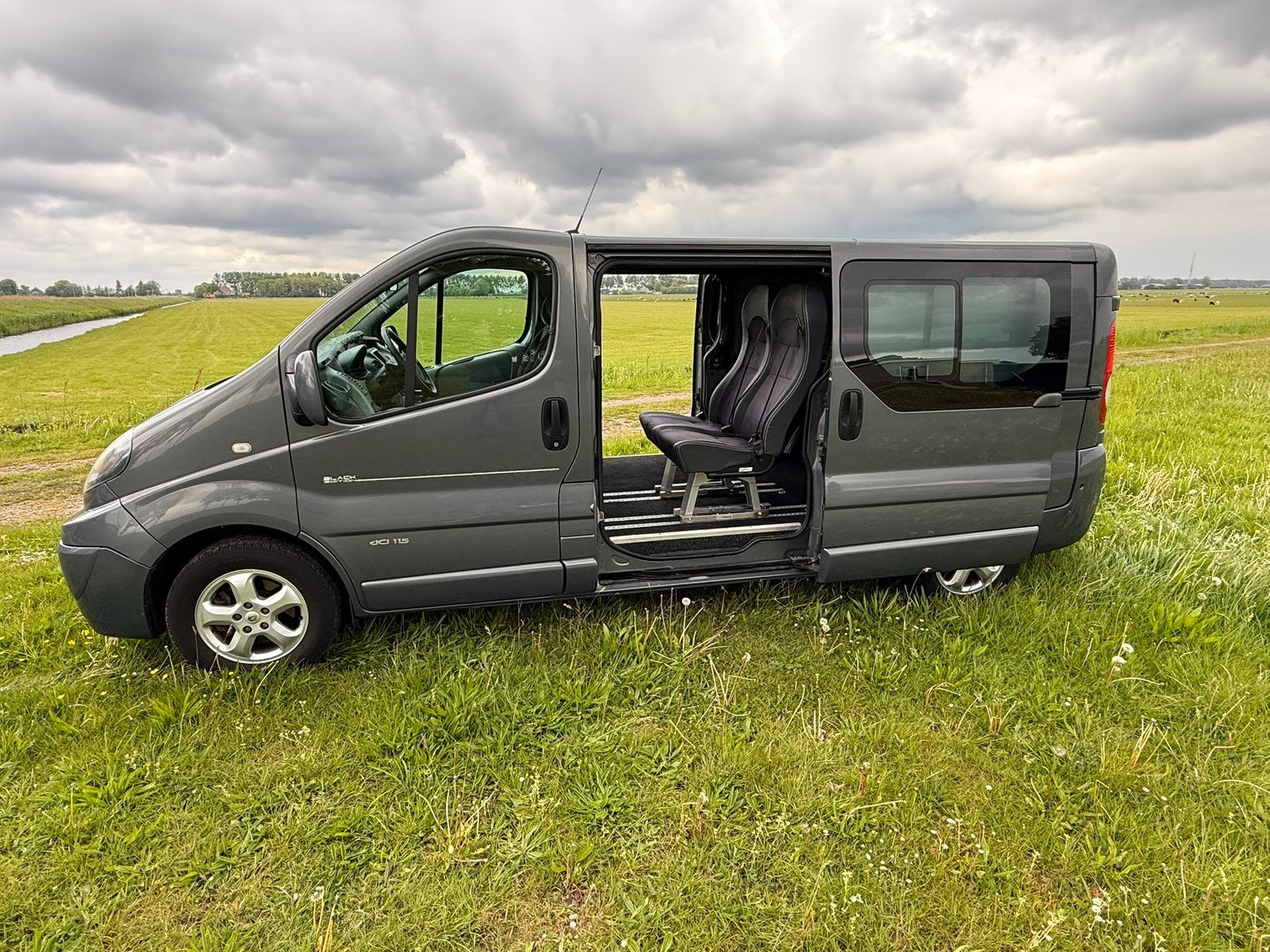 Renault Trafic 2.0 DCI 84KW 2014, Auto's, Bestelauto's, Particulier, Aangepast voor mindervaliden, ABS, Airbags, Airconditioning