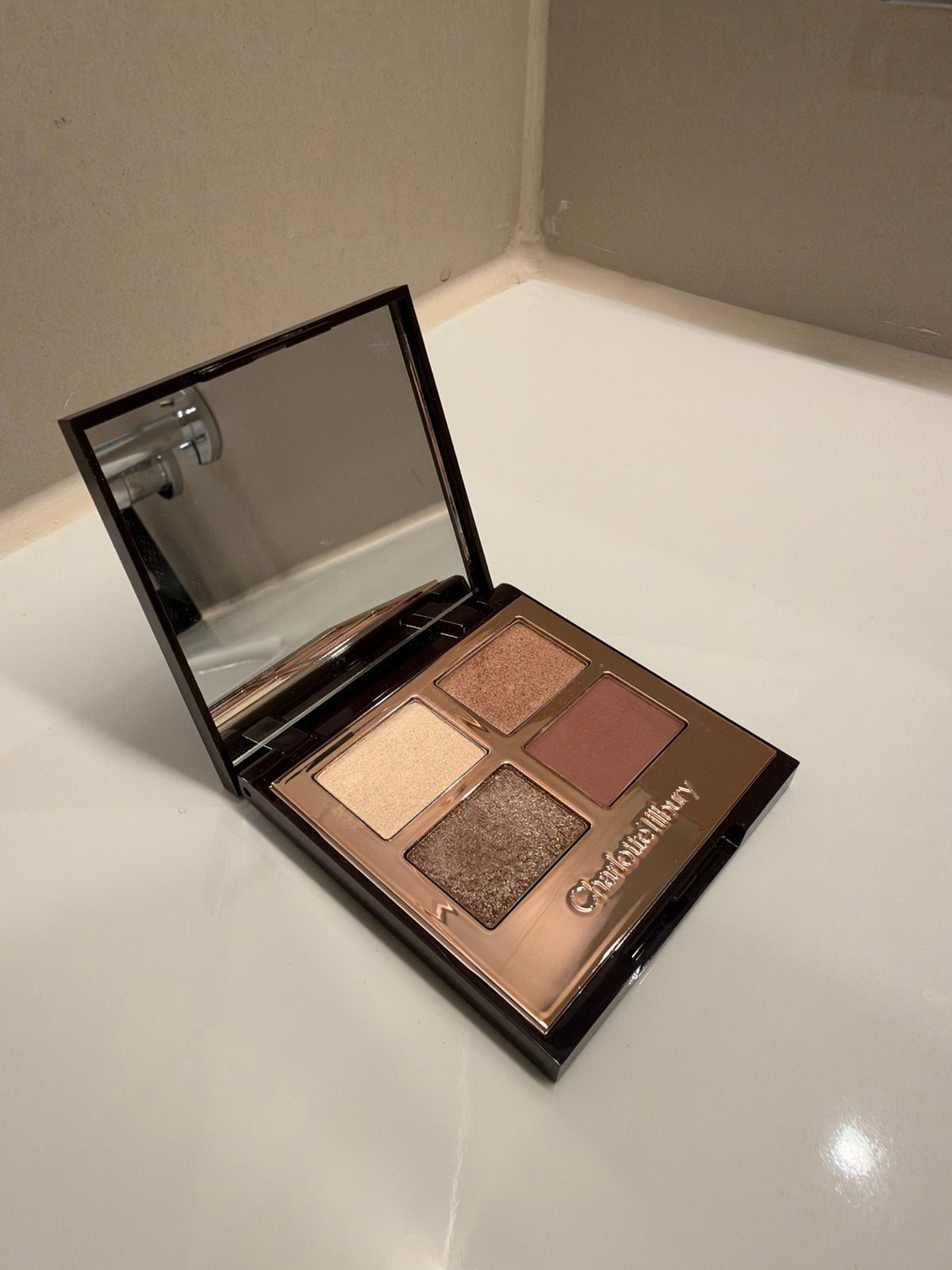 Charlotte Tilbury eyeshadow, Ophalen of Verzenden, Zo goed als nieuw, Overige kleuren, Ogen