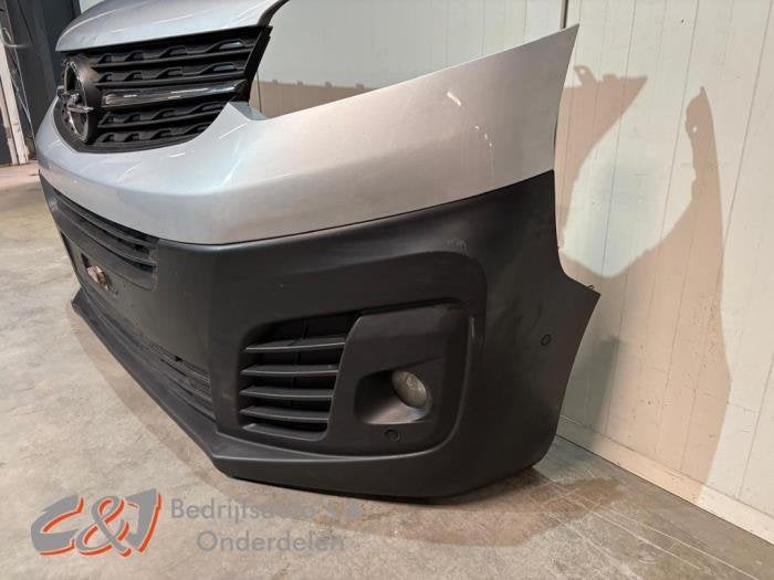 Voorbumper van een Opel Vivaro, Auto-onderdelen, Carrosserie en Plaatwerk, Gebruikt, -, -, Opel