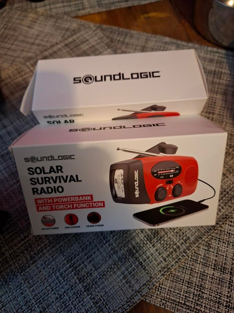 Soundlogic Solar Survival Radio met Powerbank & Zaklamp, Ophalen of Verzenden, Nieuw, Radio