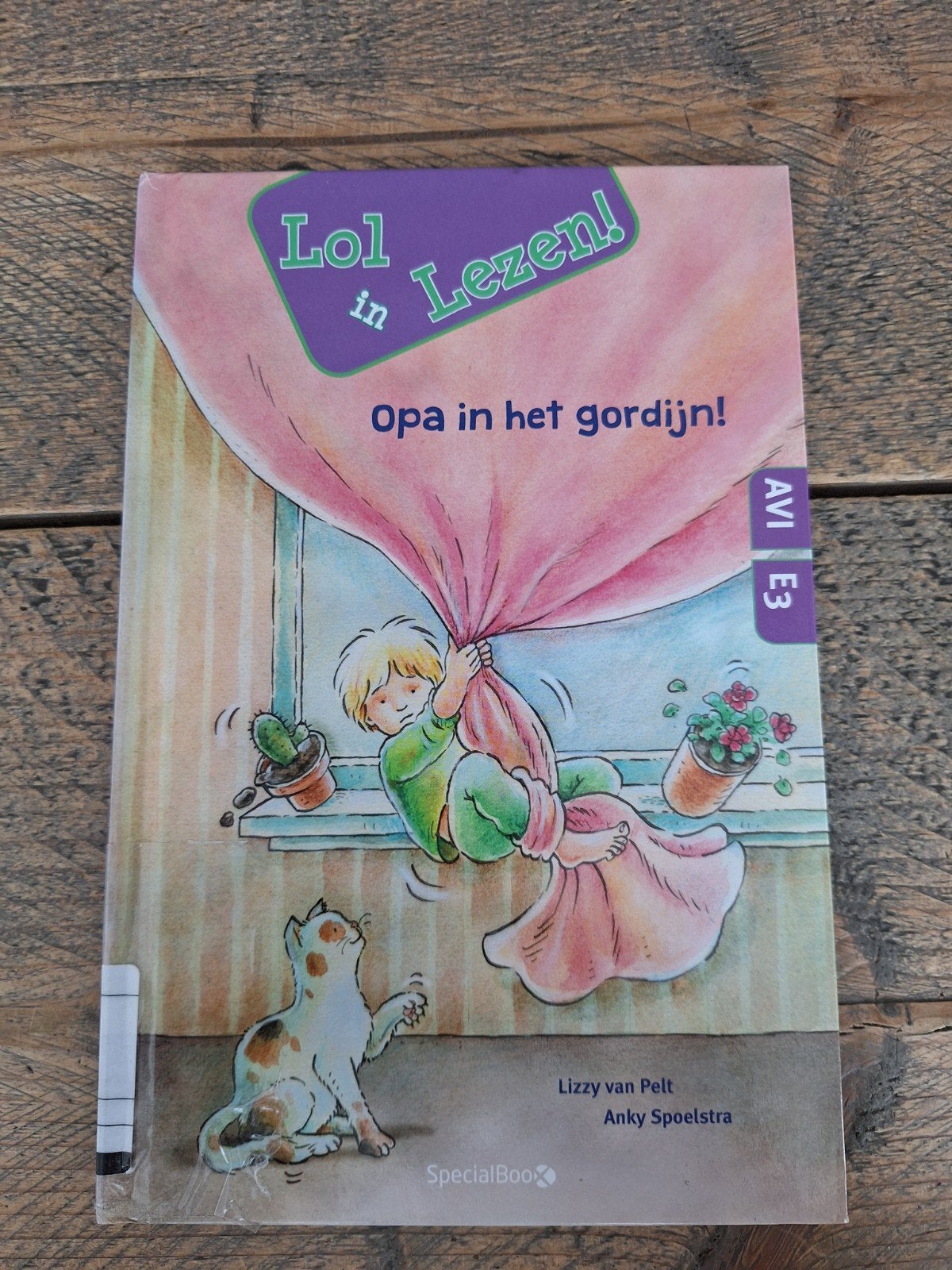 Opa in het gordijn! - Lol in Lezen! AVI E3 kinderboek, Ophalen of Verzenden, Gelezen