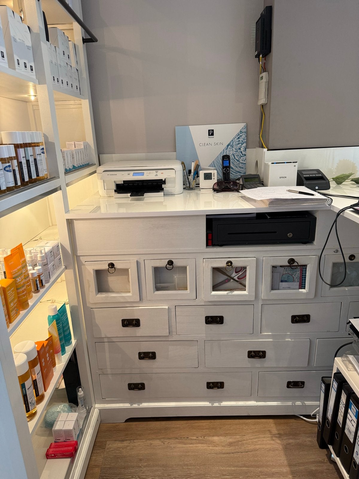 Teakhouten Apothekerskast/Dressoir - Wit Geschilderd, Ophalen, Gebruikt, 100 tot 150 cm, Teakhout