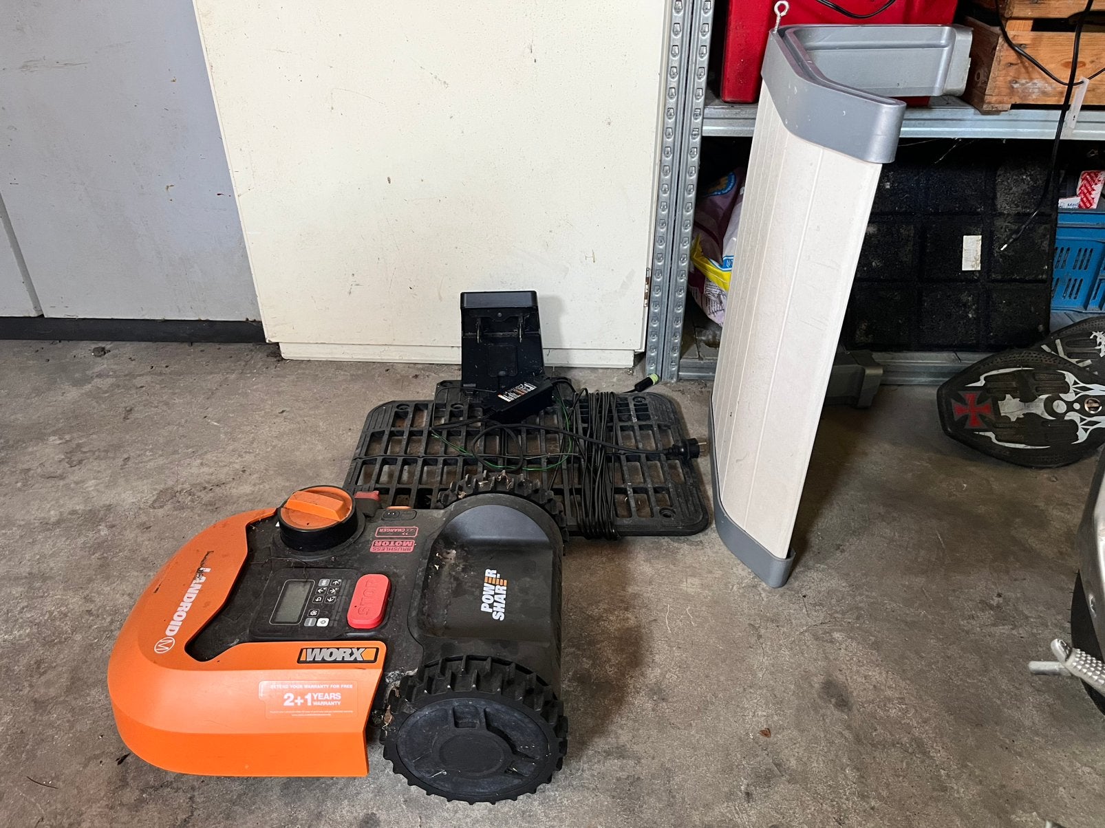 Worx robot maaier, Ophalen, Gebruikt, Minder dan 30 cm, Accu-grasmaaier