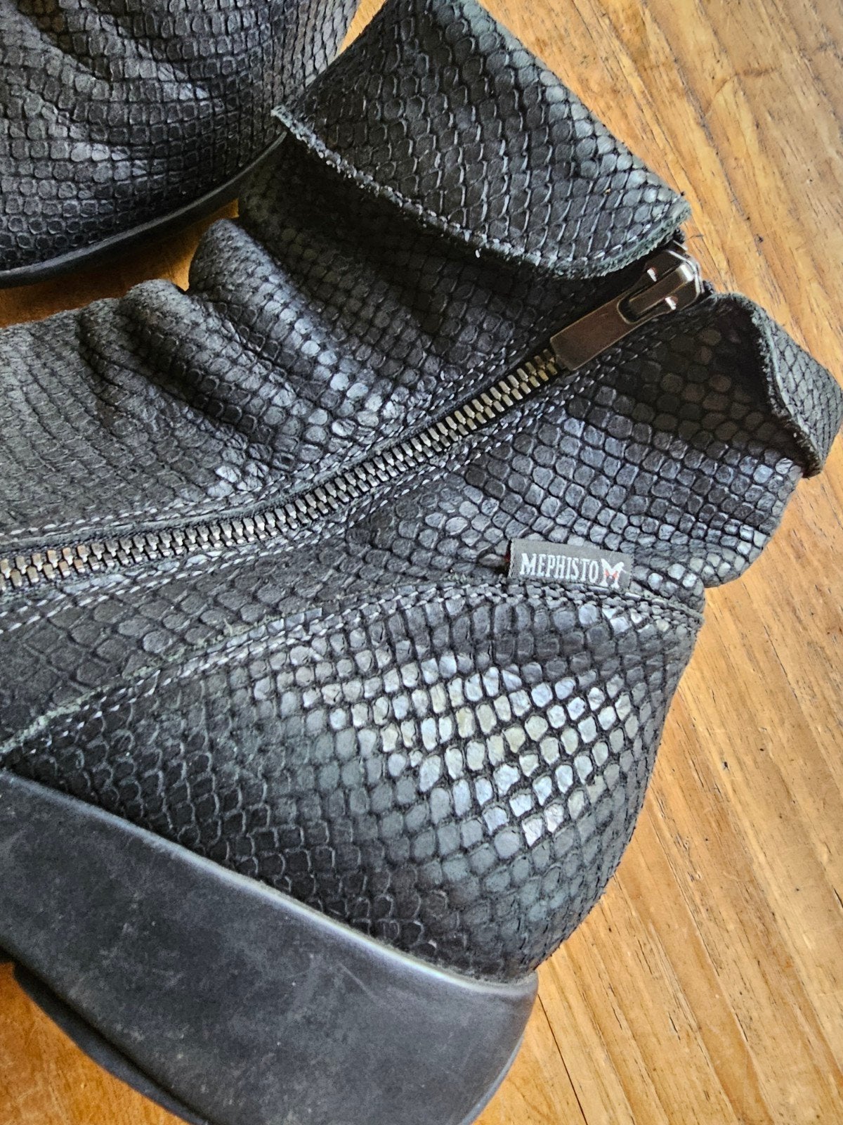 Stijlvolle Mephisto enkellaarzen in maat 40,5. Zwart, Kleding | Dames, Schoenen, Mephisto, Zwart, Lage of Enkellaarzen, Ophalen of Verzenden