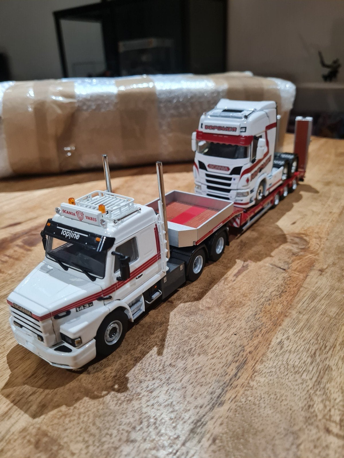 Scania set met semi dieplader 1:50, Hobby en Vrije tijd, Modelauto's | 1:50, Verzenden, Zo goed als nieuw, Bus of Vrachtwagen