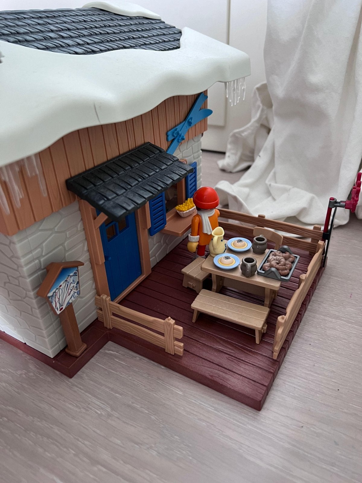 Playmobil Skihut met extra diverse sets en figuren, Ophalen, Gebruikt, Gebouw, Complete set