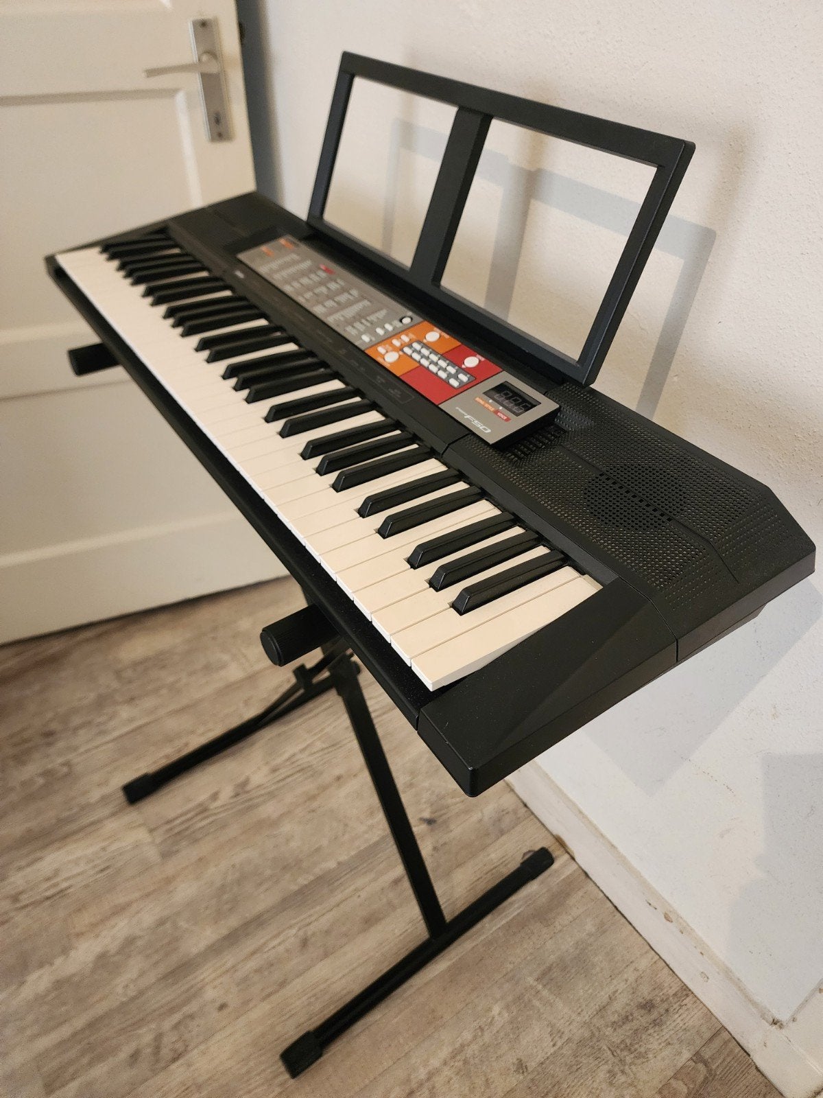 Yamaha PSR-F50 keyboard + adapter + standaard, Ophalen, Gebruikt, 61 toetsen, Yamaha