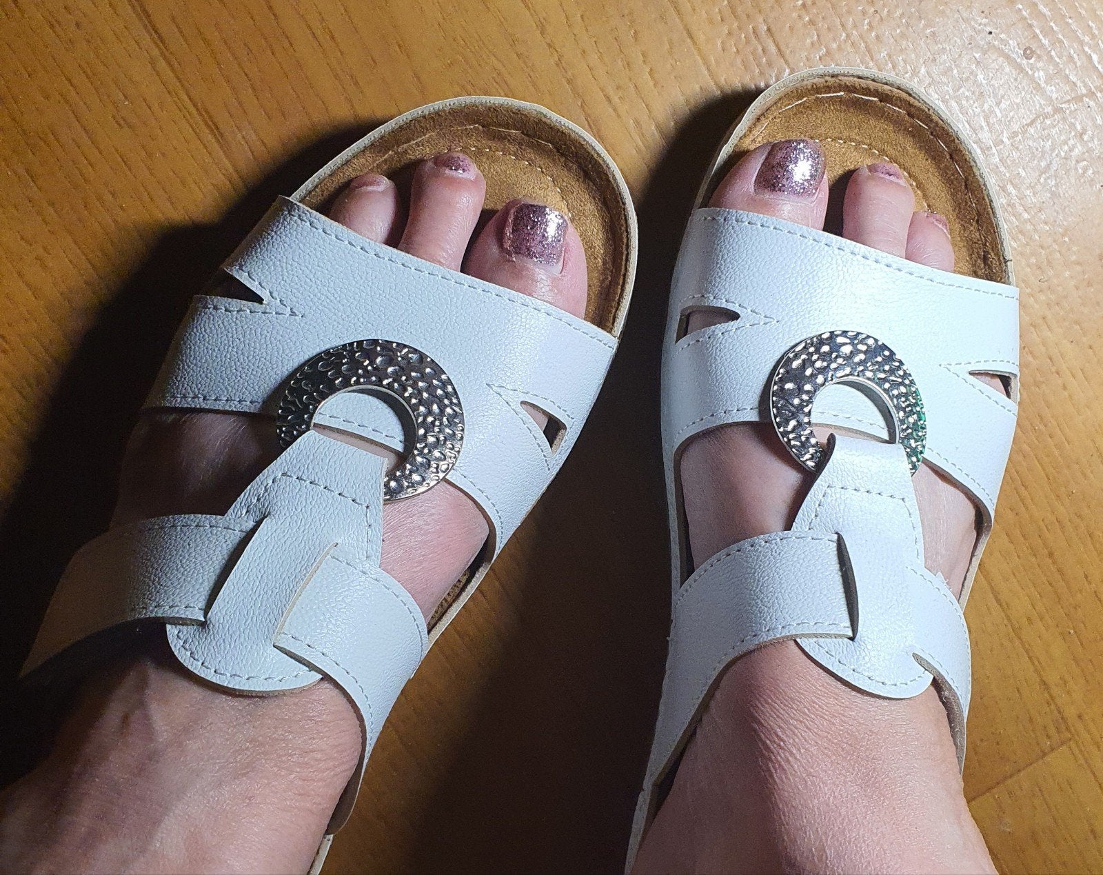 Zomer slippers wit met voetbed, maat 40/40,5, Kleding | Dames, Ophalen of Verzenden, Zo goed als nieuw, Van Haren - easy street