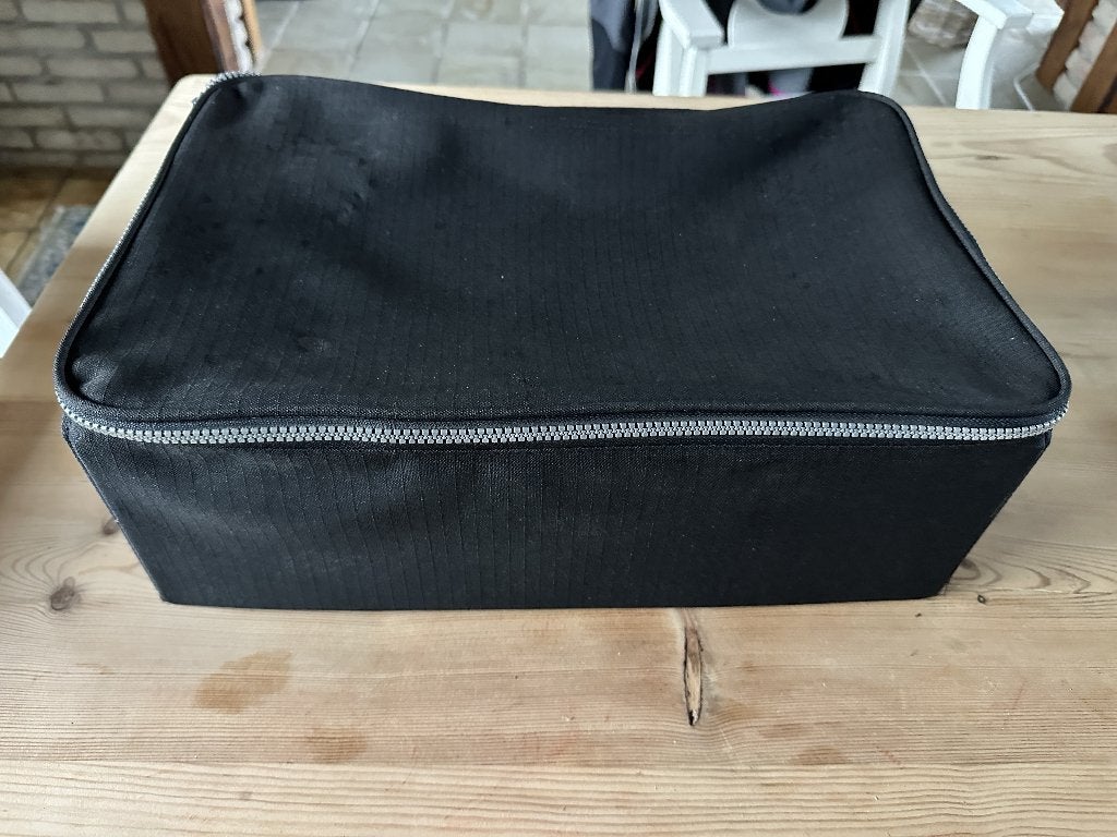 Opbergdoos met rits, Ikea Lycklig 15cm h x 41cm b x 27cm b, Huis en Inrichting, Woonaccessoires | Kisten, Ophalen of Verzenden