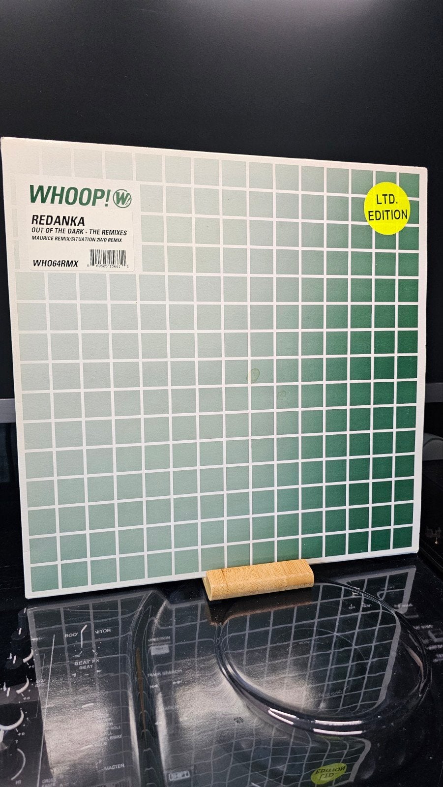 12" Redanka - Out Of The Dark "The Remixes" (Whoop!), Gebruikt, Beschermende buitenhoes, House, Ophalen of Verzenden
