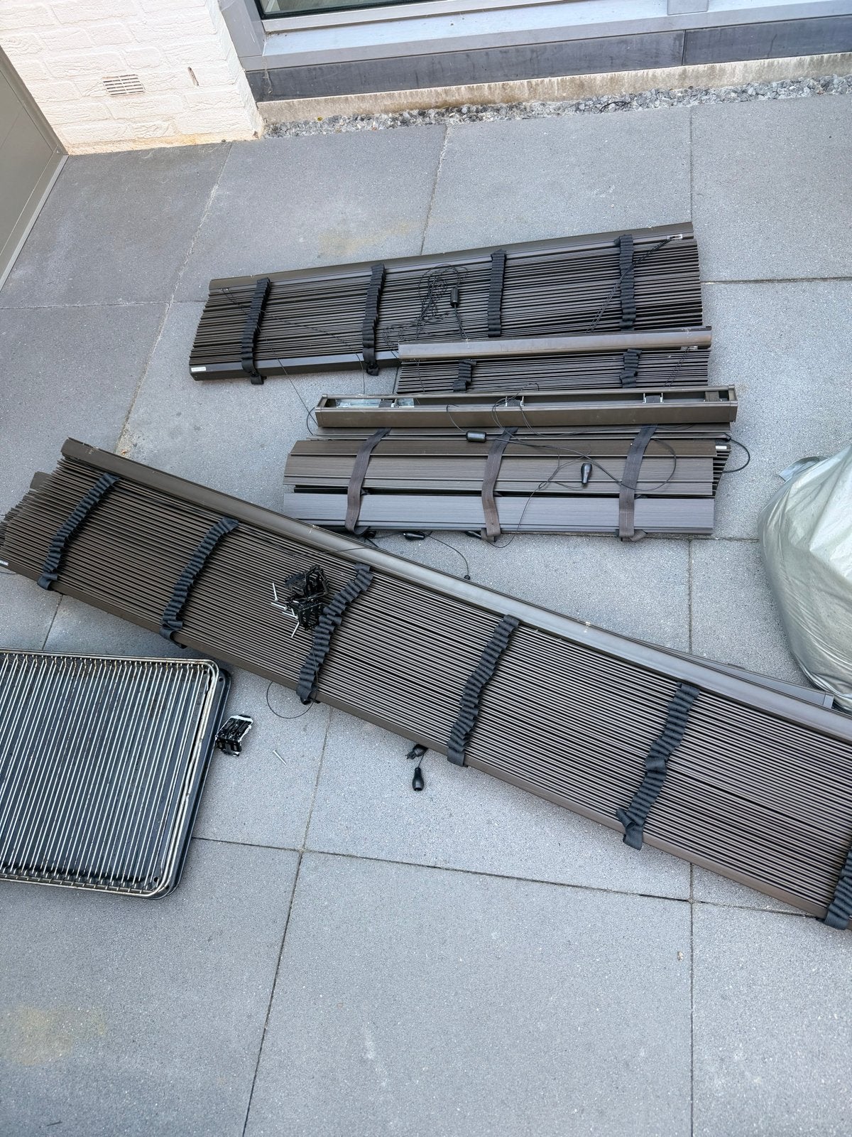 5 stuks Gebruikte zwart Jaloezieën - Diverse Maten, Ophalen of Verzenden, Gebruikt, Bruin, 100 tot 150 cm
