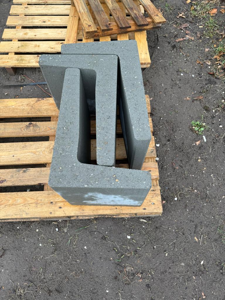 Betonnen L-elementen voor tuin of constructie, Tuin en Terras, Ophalen, 25 cm of meer, Zo goed als nieuw, Beton