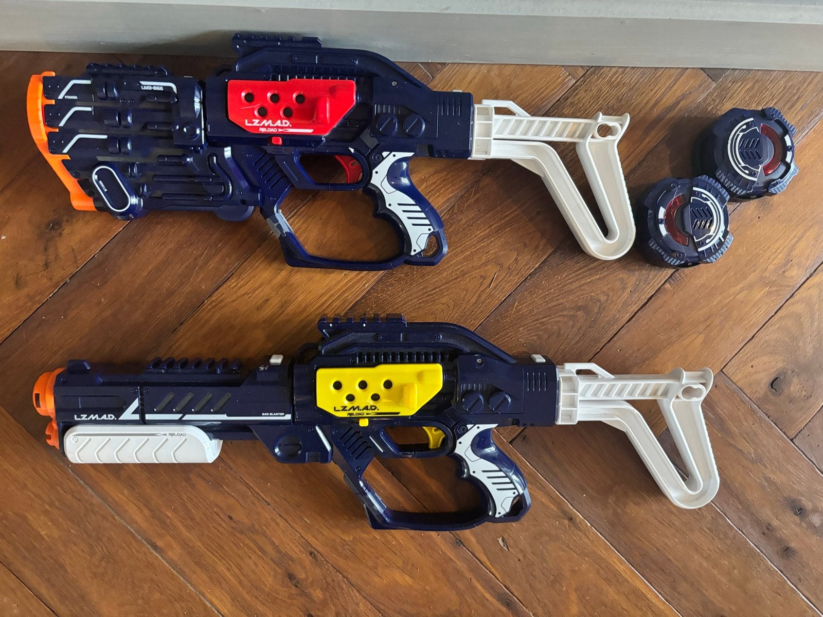Laser M.A.D. Lasergame Set - 2 Blasters & Targets, Ophalen of Verzenden, Zo goed als nieuw