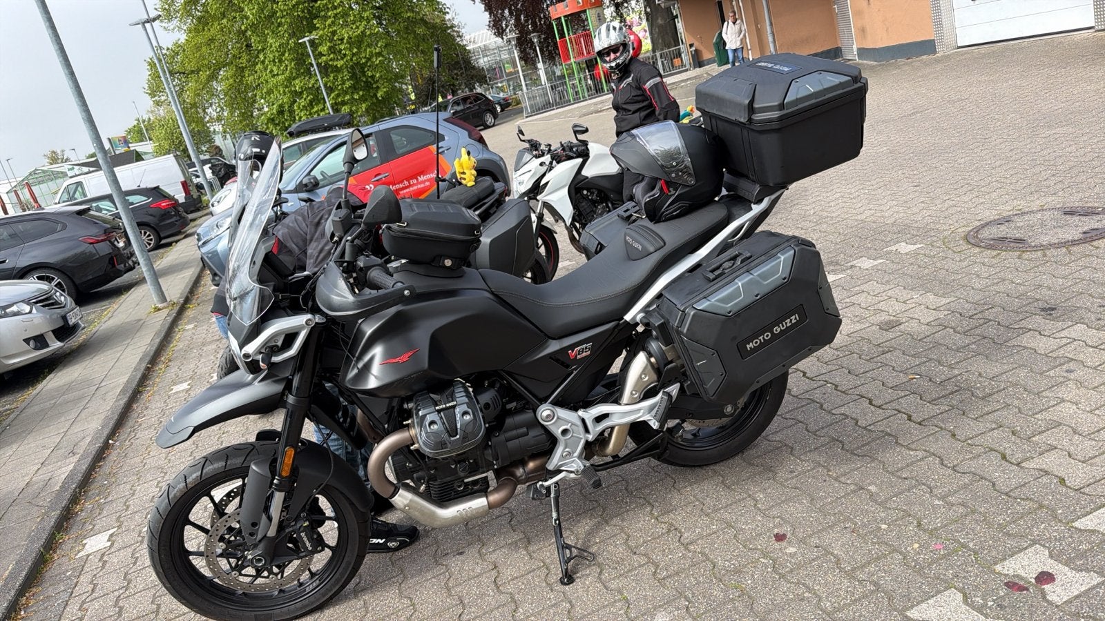 Moto Guzzi V85 Strada - Belgiesch kenteken, Motoren, 2 cilinders, Occasion, Motorrijbewijs A, Particulier