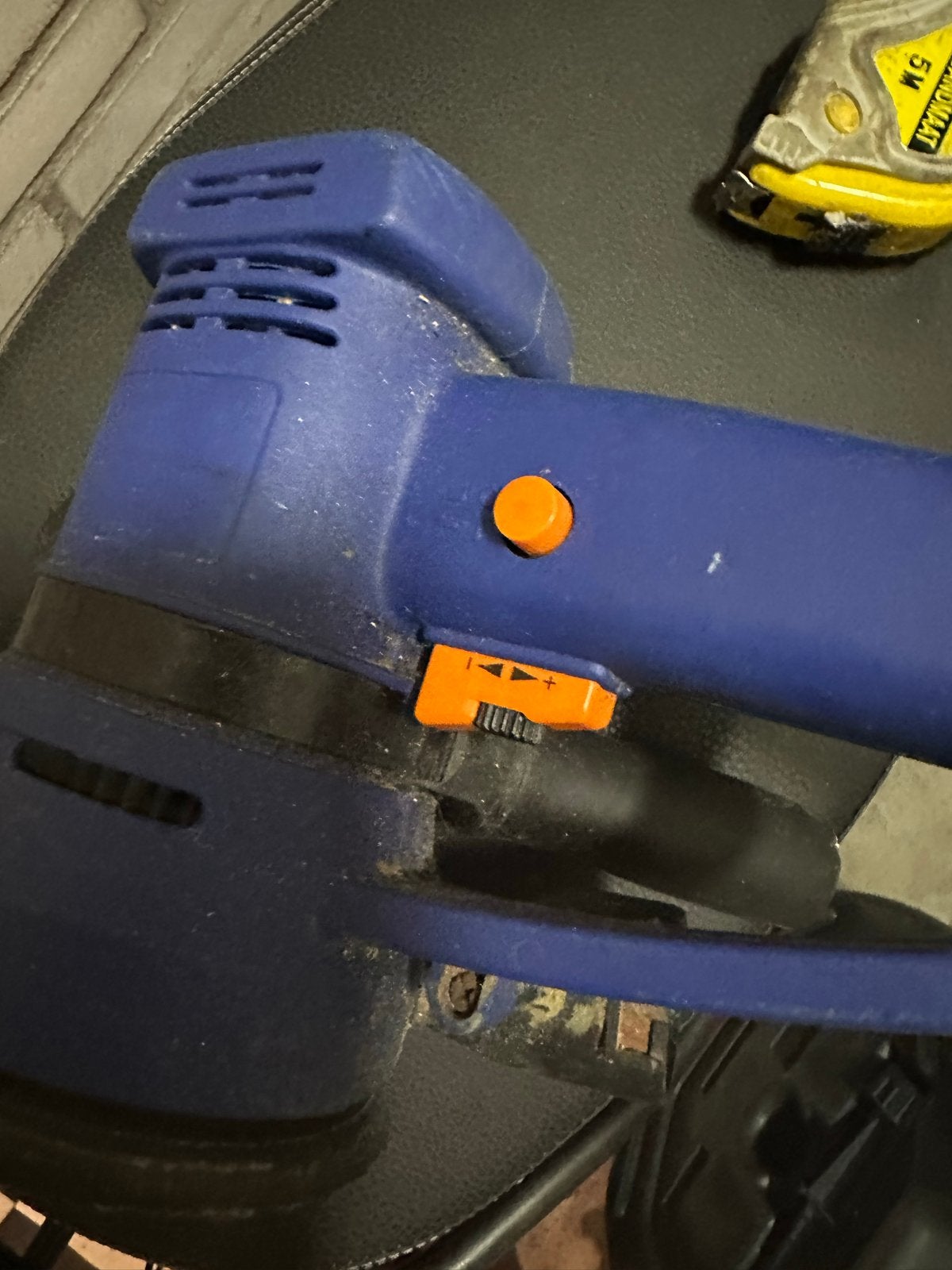Gebruikte Excentrische Schuurmachine - Blauw, Doe-het-zelf en Verbouw, Gereedschap | Schuurmachines, Ophalen, Gebruikt, Minder dan 600 watt