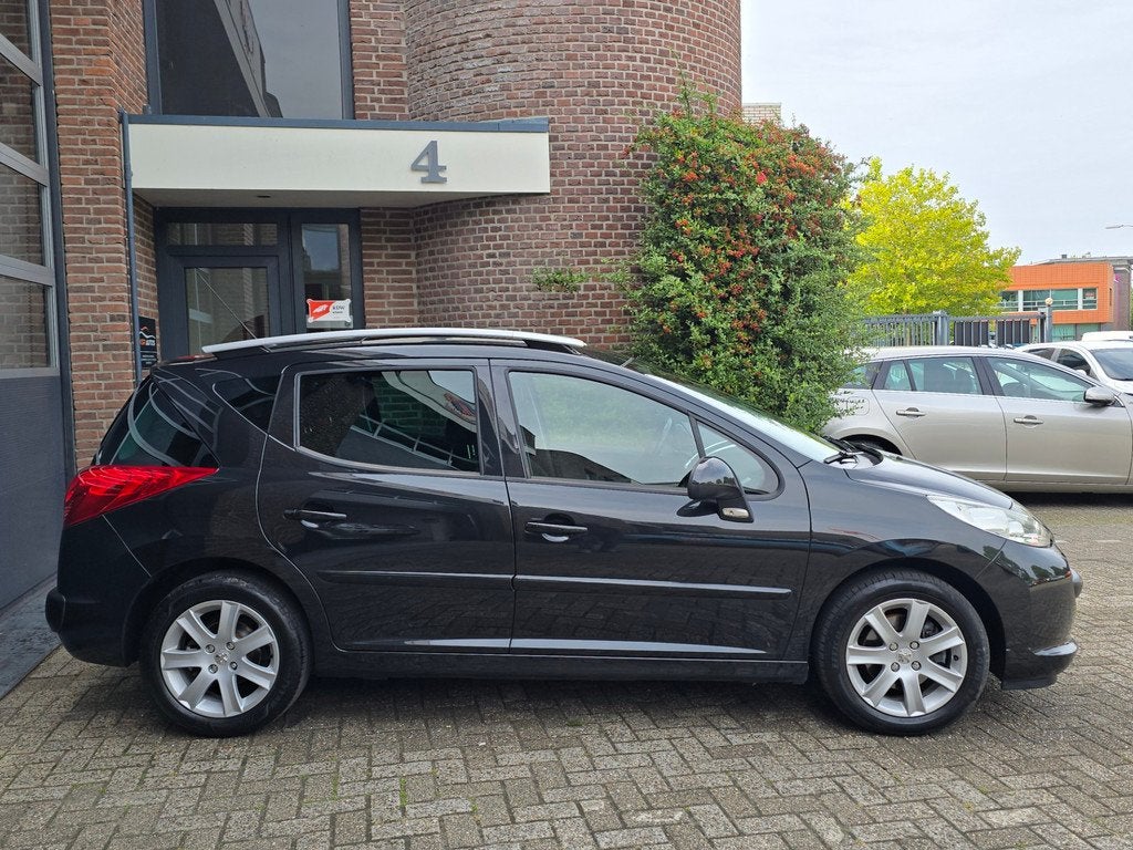 Peugeot 207 SW 1.6 VTi XS Première Pano |Nap |Clima |Apk, Gebruikt, 4 cilinders, Zwart, Handgeschakeld