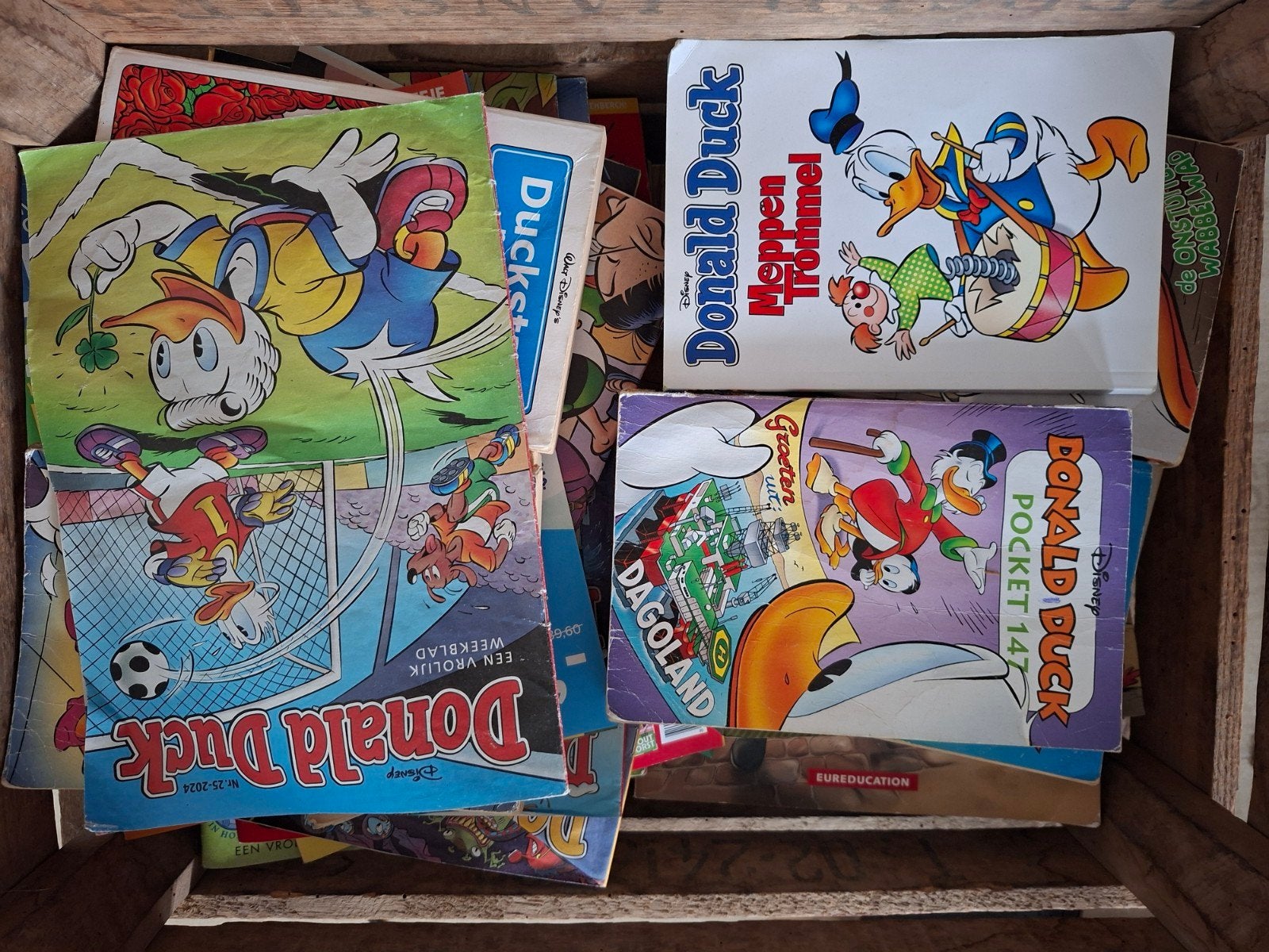 Diverse stripboeken en Donald Duck pockets, Meerdere stripboeken, Ophalen, Gelezen