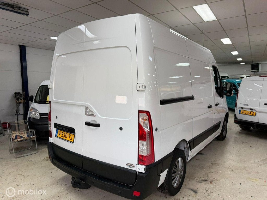 Renault Master T35 2.3 dCi L1H2 Airco p. sensor, 13 km/l, Achterwielaandrijving, Gebruikt, Euro 6