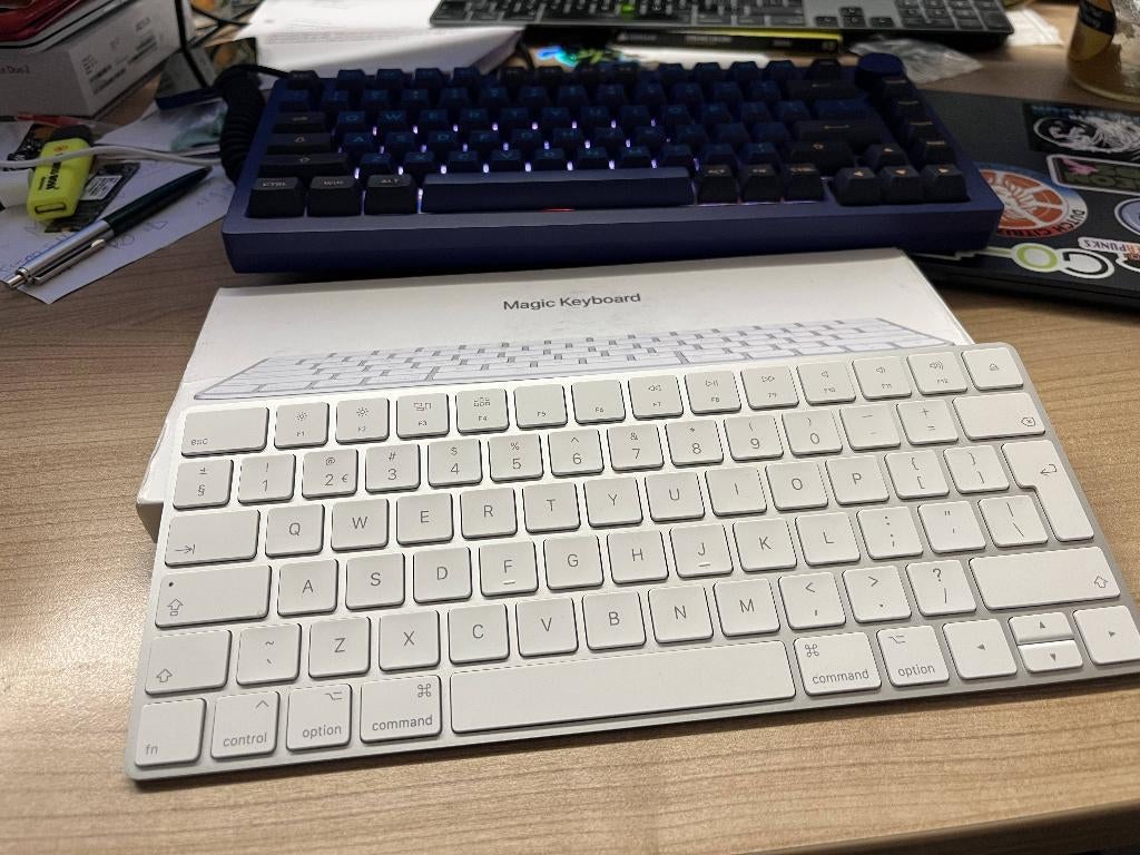 Apple Magic Keyboard, Ophalen of Verzenden, Zo goed als nieuw, Draadloos, Qwerty