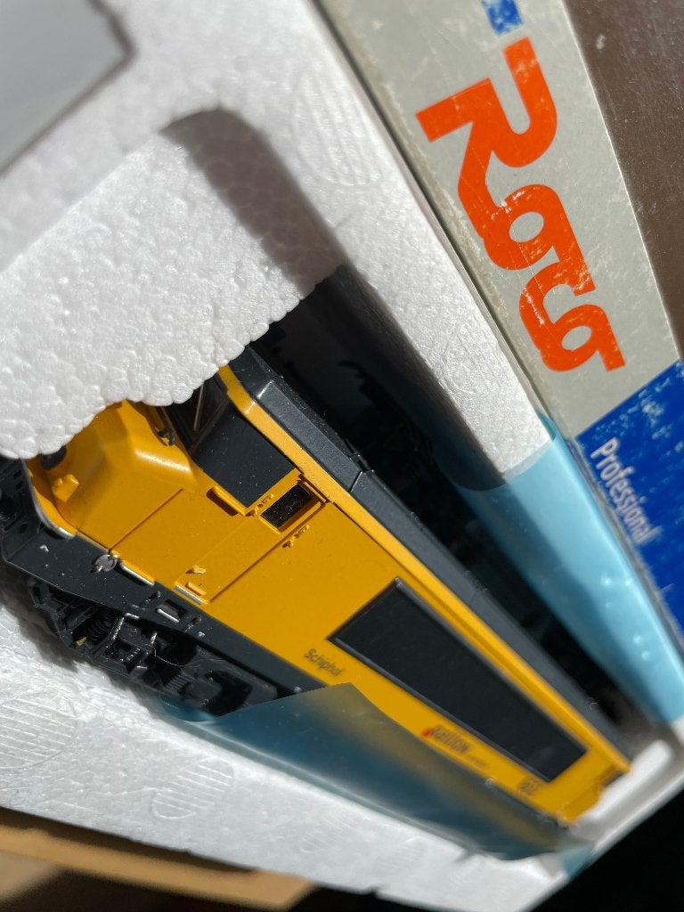 Roco HO Locomotief NS 1602 Schiphol (Railion) in nieuwstaat, -, -, Ophalen of Verzenden, Zo goed als nieuw
