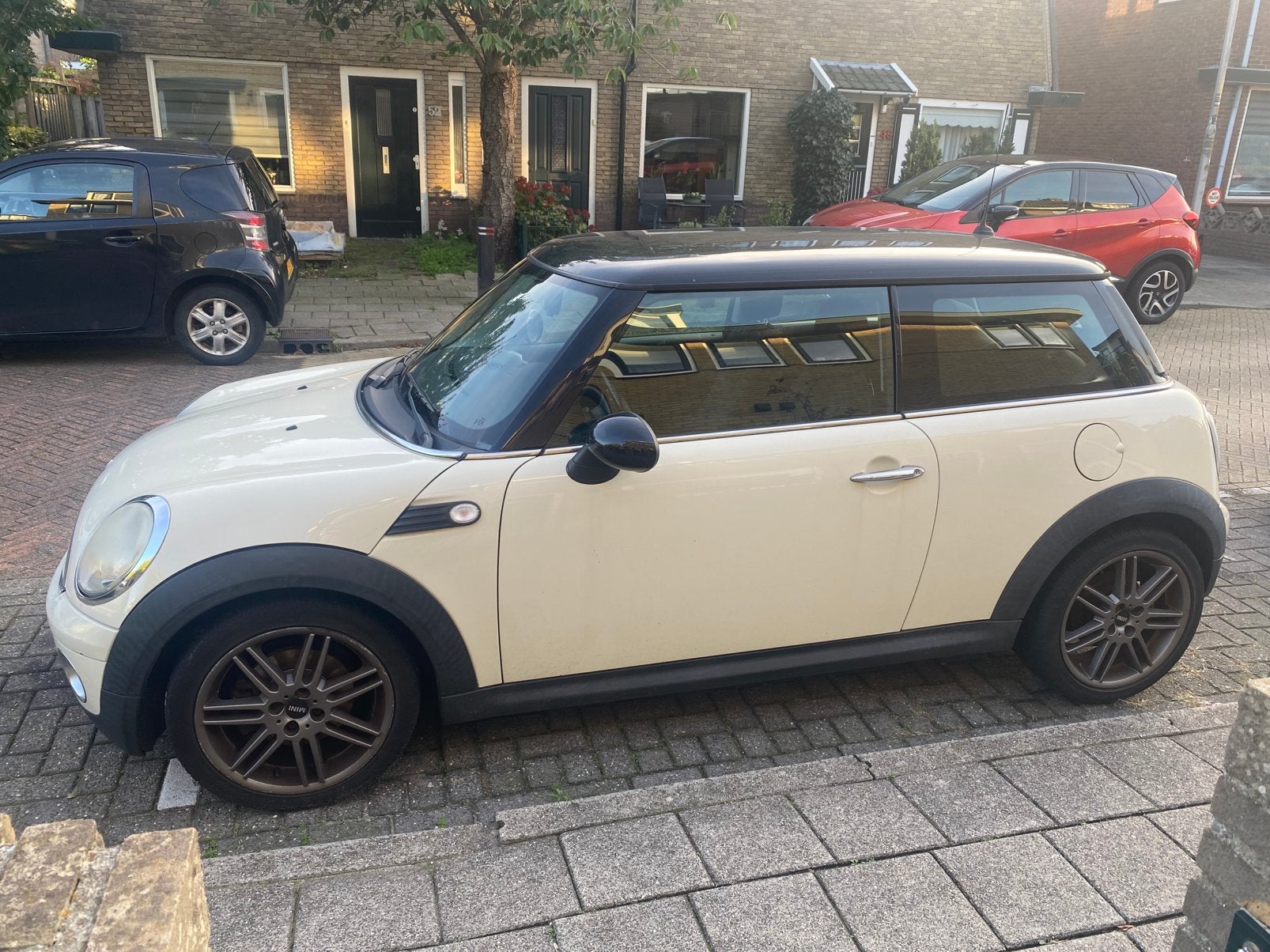 Mini 1.6 16V Cooper 2007 Wit met technische aandachtspunten, Auto's, Voorwielaandrijving, 750 kg, 4 cilinders, 4 stoelen