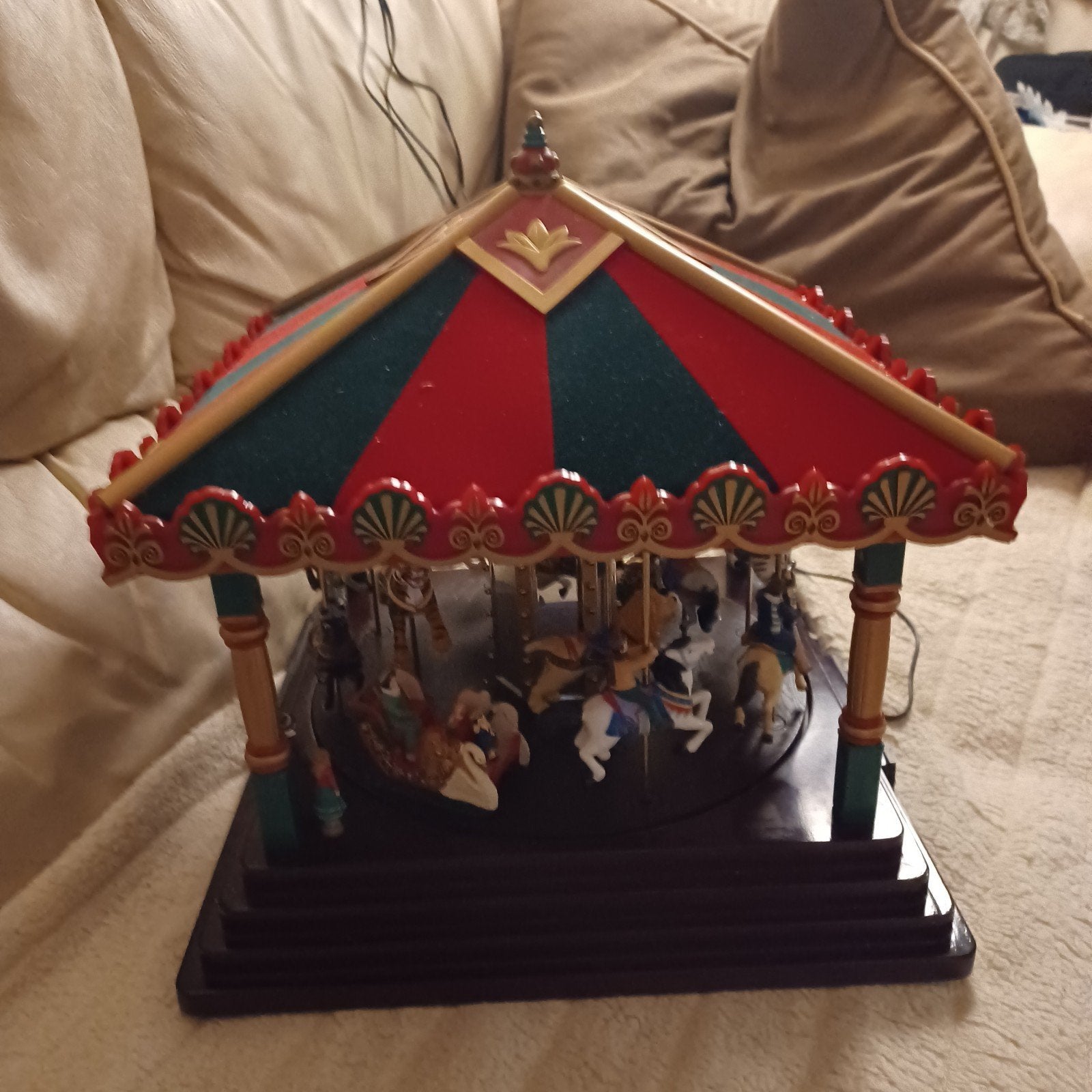 Kerst carrousel Met muziek en verlichting  48€, Diversen, Kerst, Ophalen of Verzenden