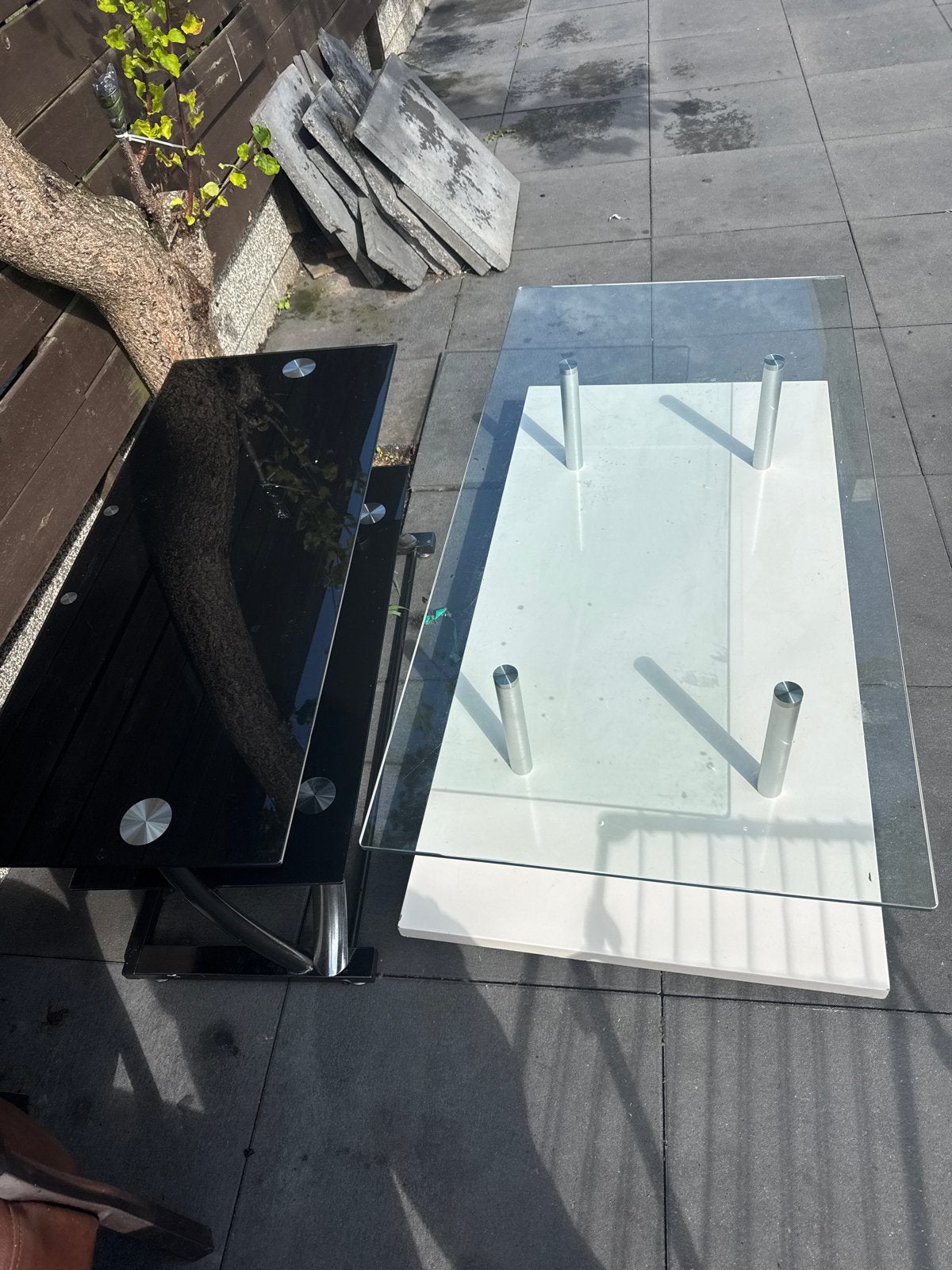 GRATIS Salontafels: Zwart en Glas/Wit (2 stuks), Ophalen, Gebruikt, 100 tot 150 cm, 50 tot 100 cm